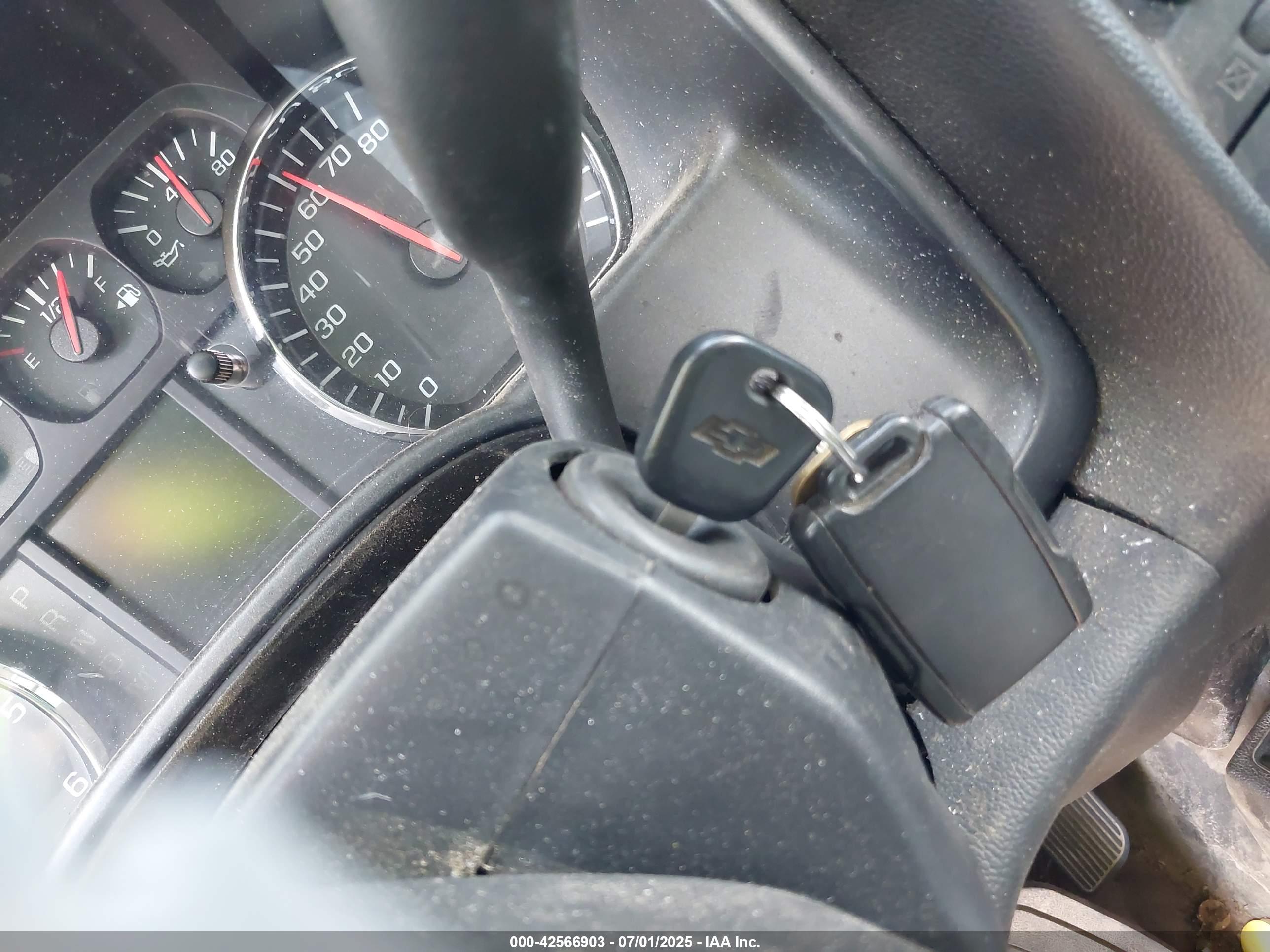 CHEVROLET SILVERADO image 11