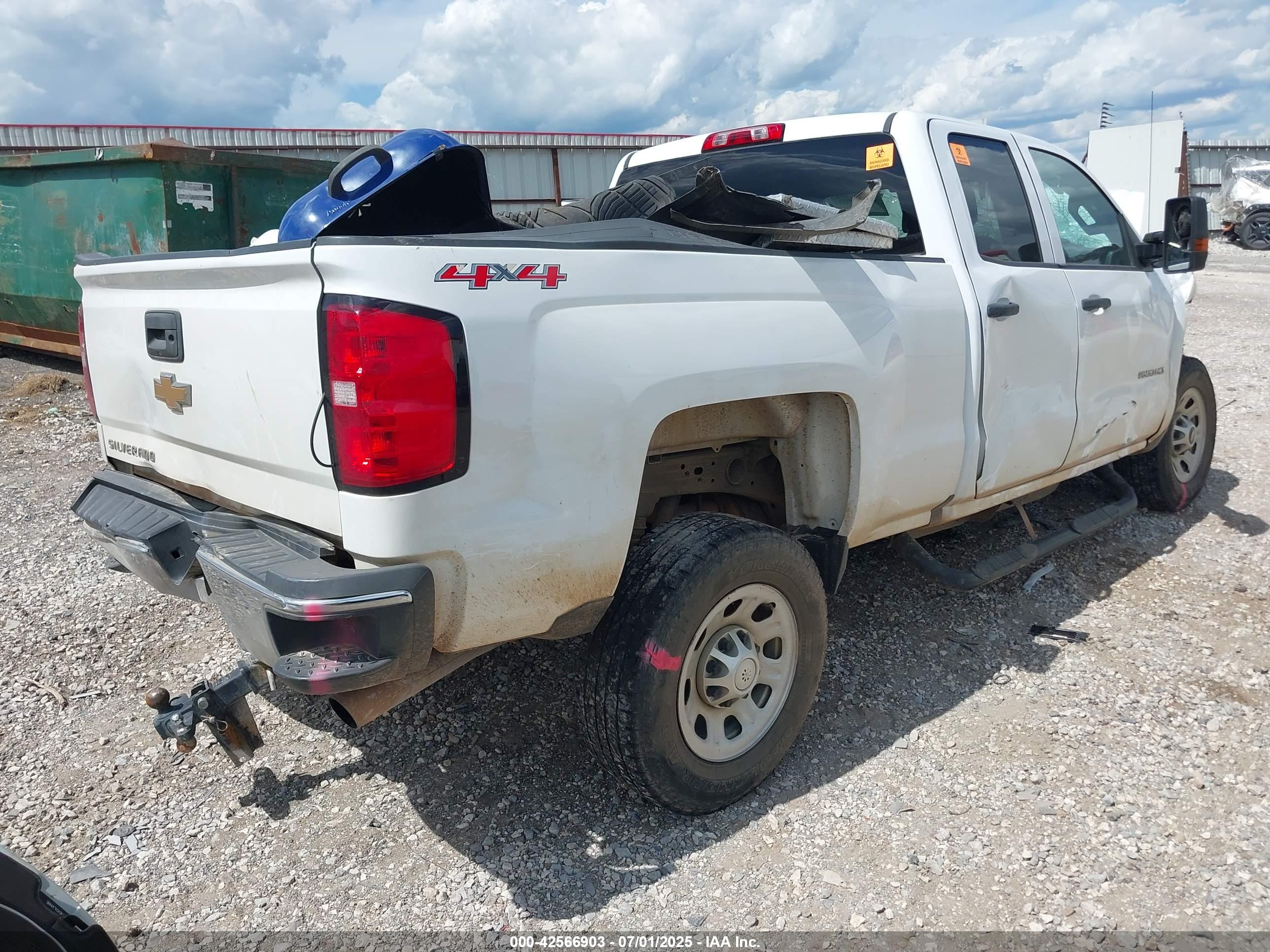 CHEVROLET SILVERADO image 4