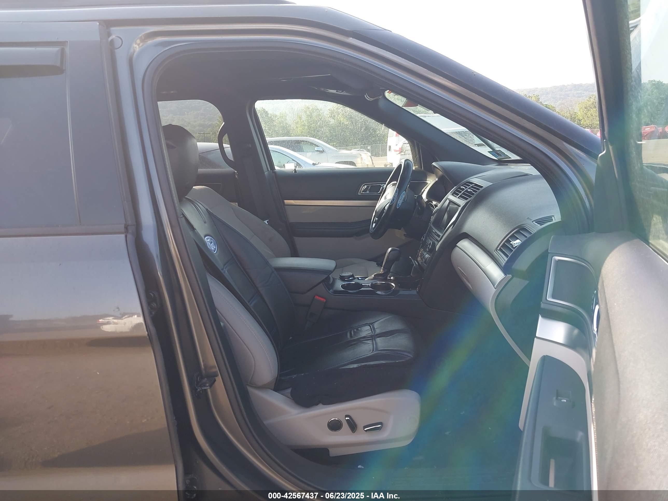 FORD EXPLORER image 5