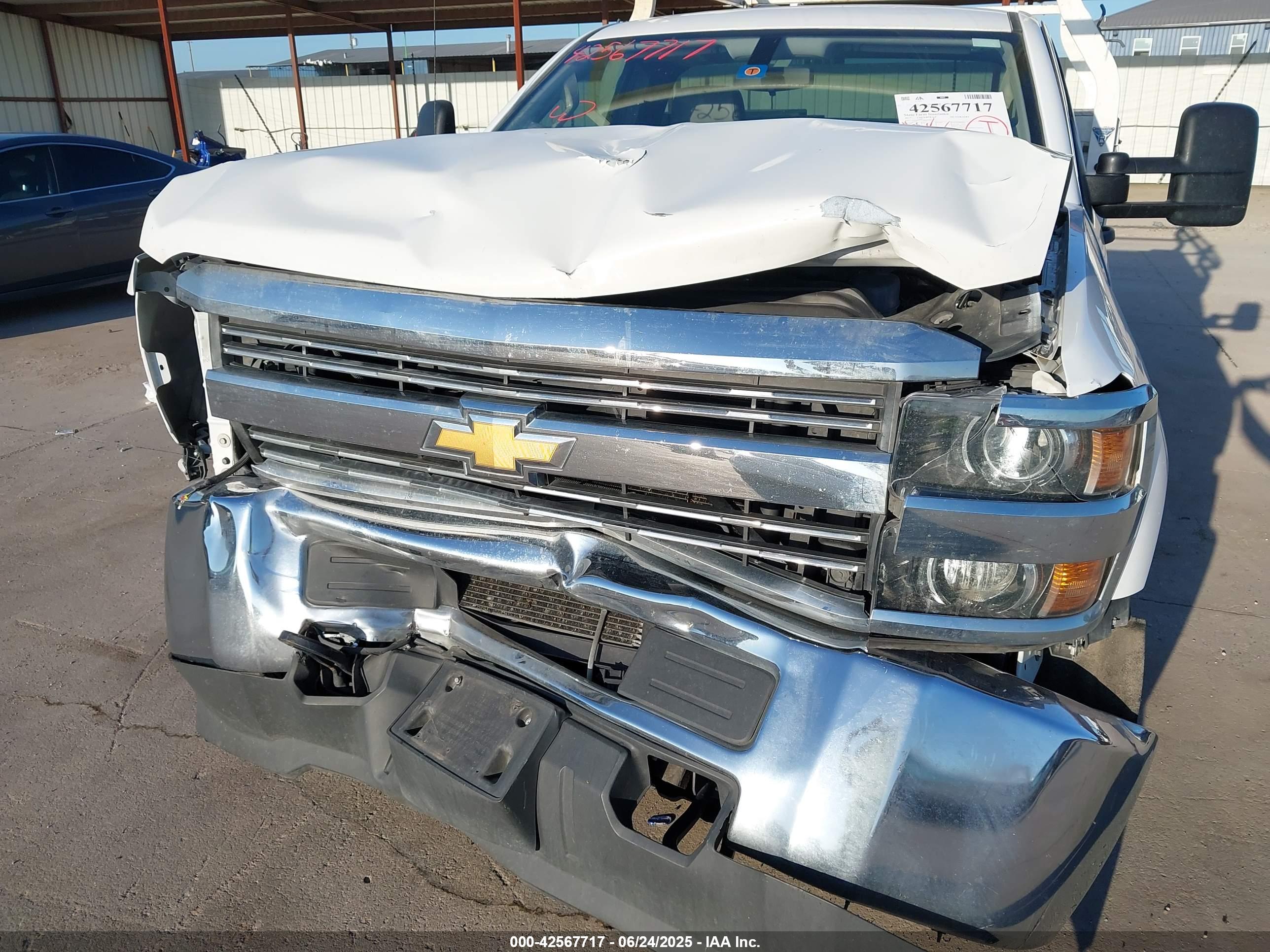 CHEVROLET SILVERADO image 6