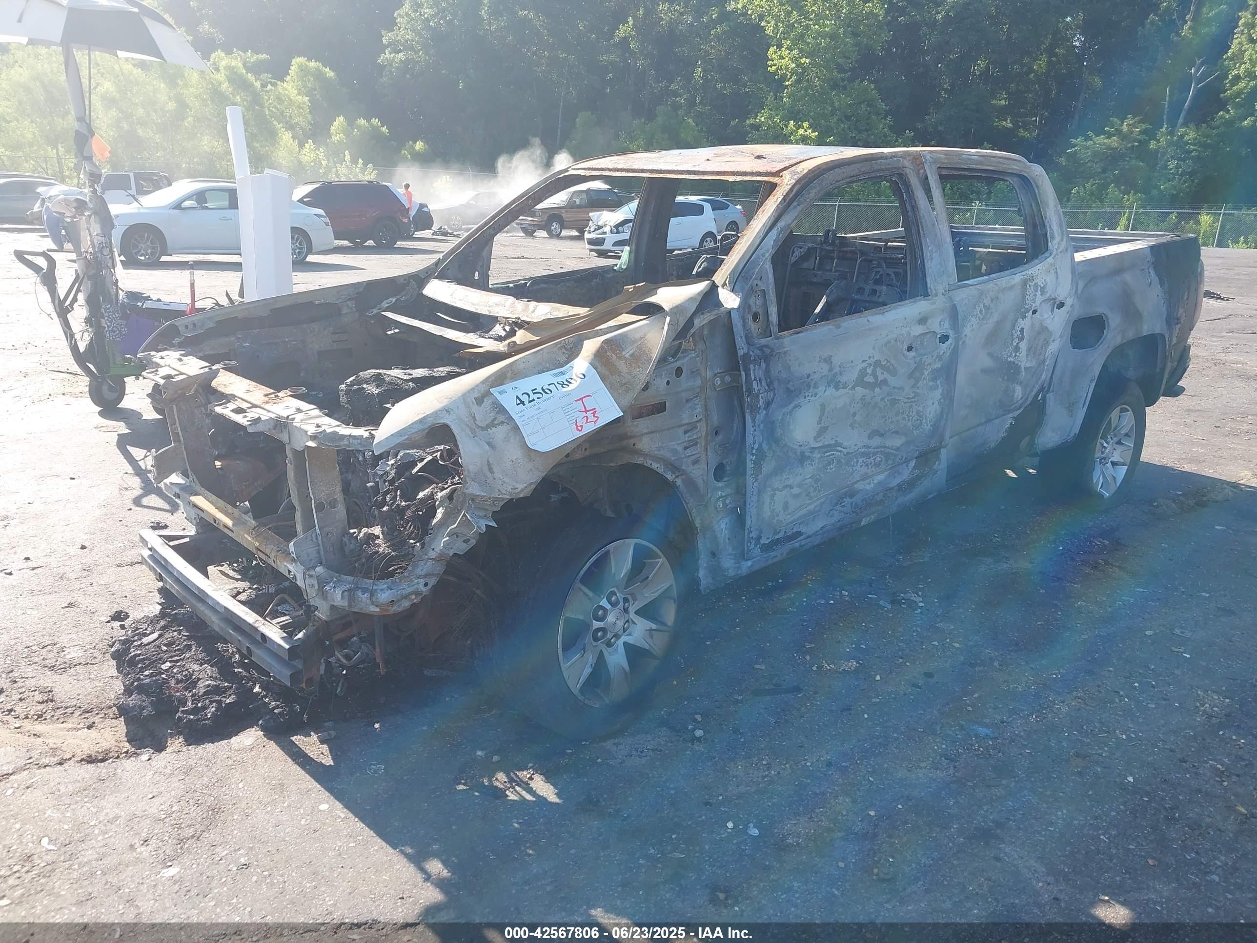 GMC CANYON image 2