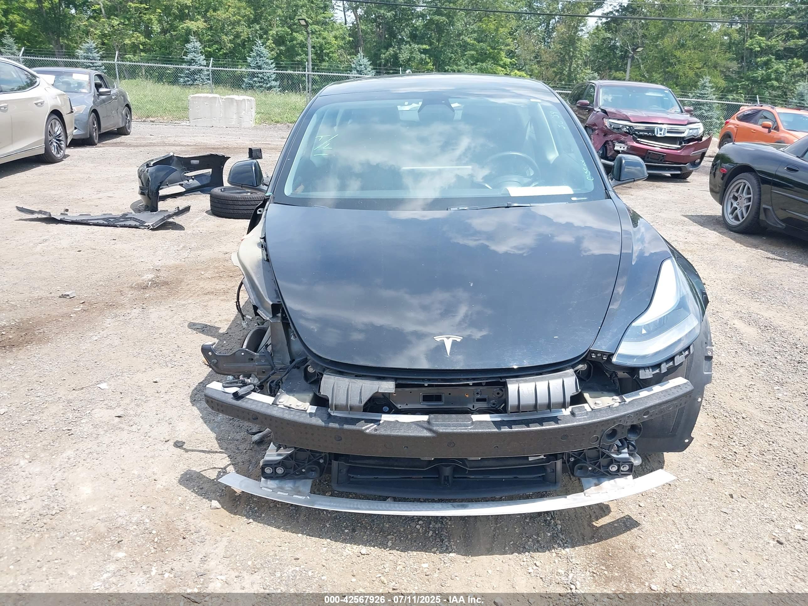 TESLA MODEL image 6