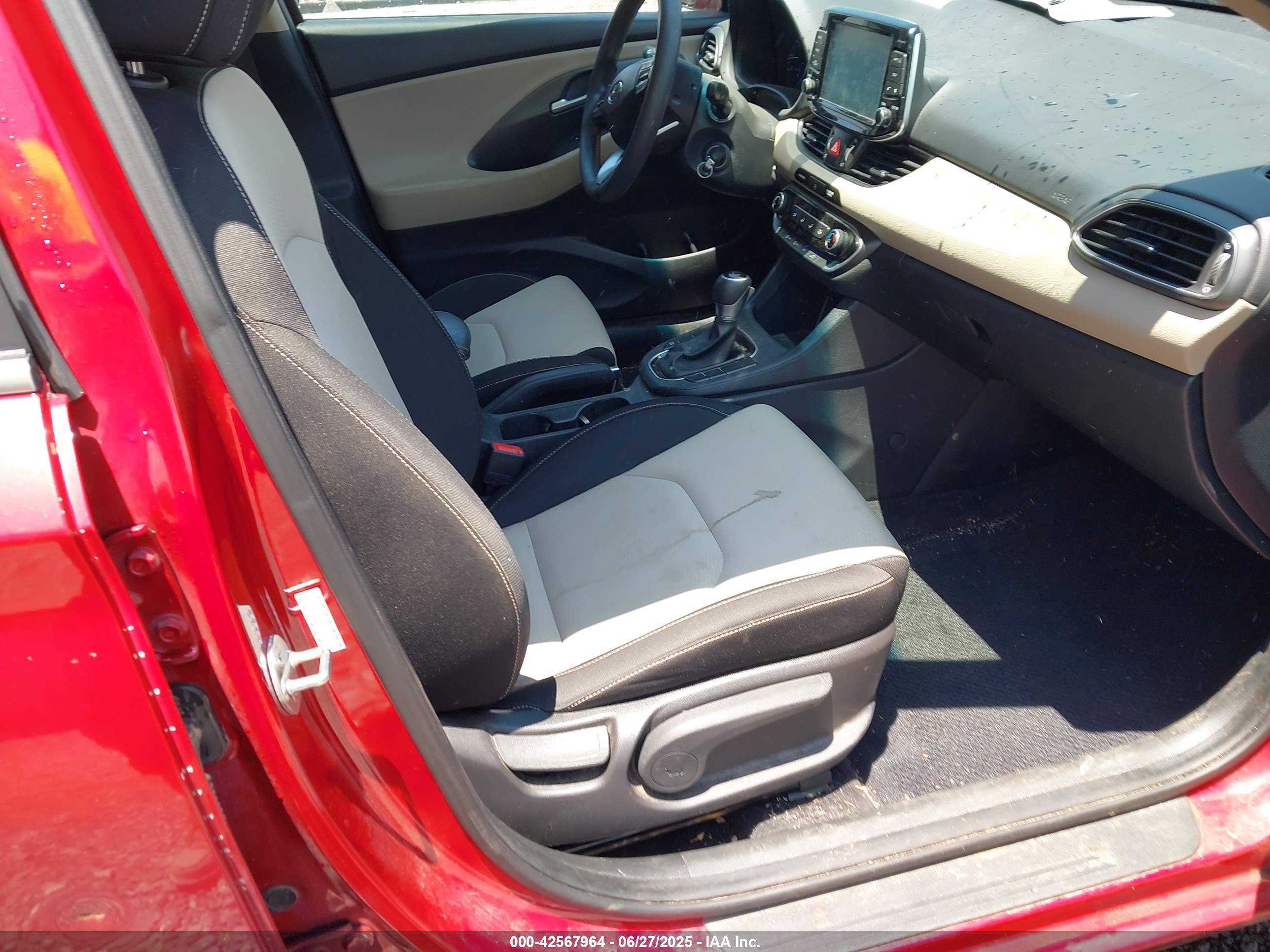 HYUNDAI ELANTRA image 5