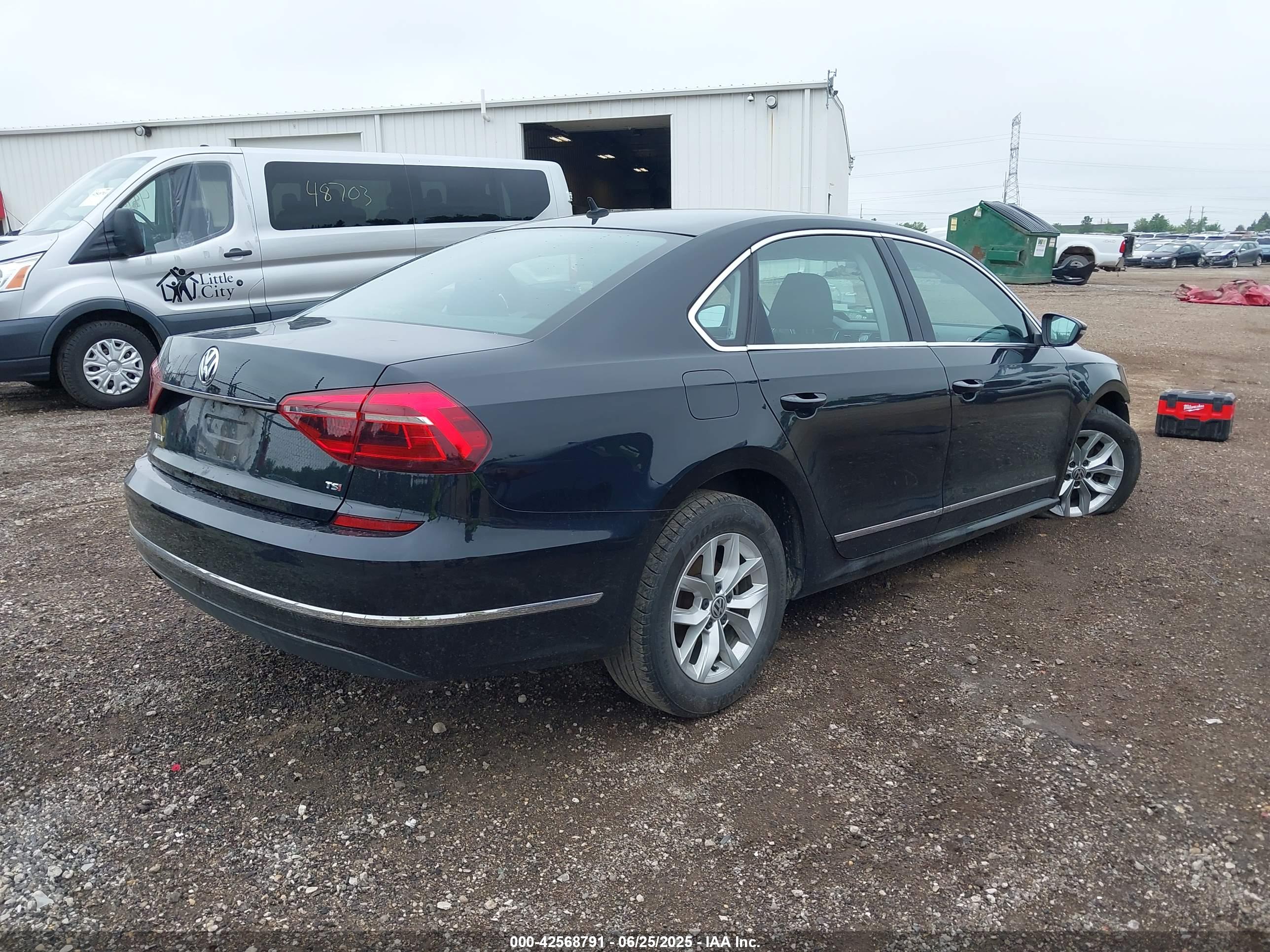 VOLKSWAGEN PASSAT image 4