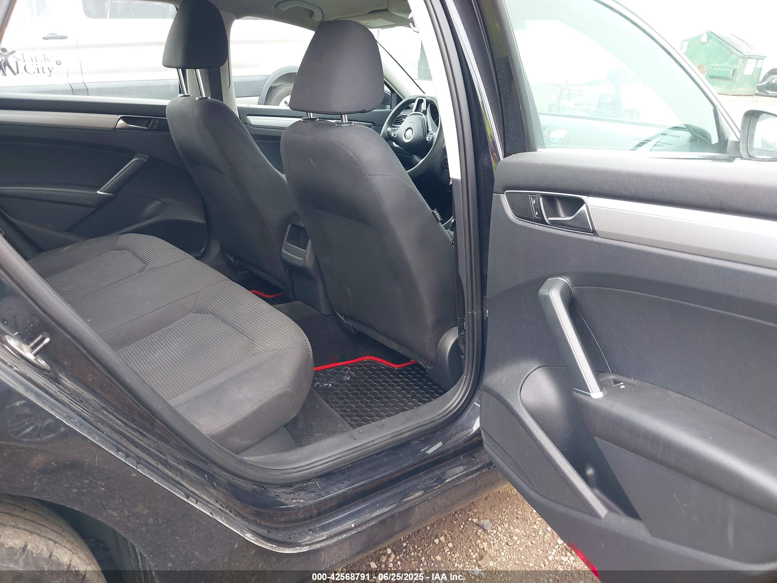 VOLKSWAGEN PASSAT image 8