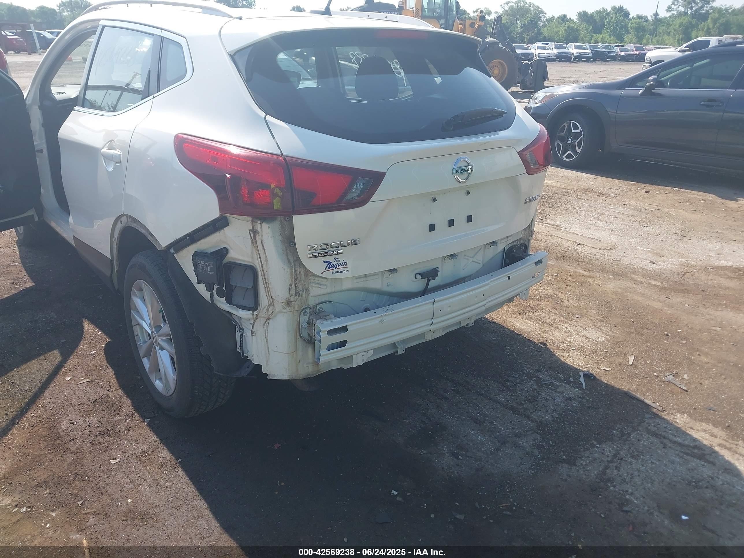 NISSAN ROGUE image 6