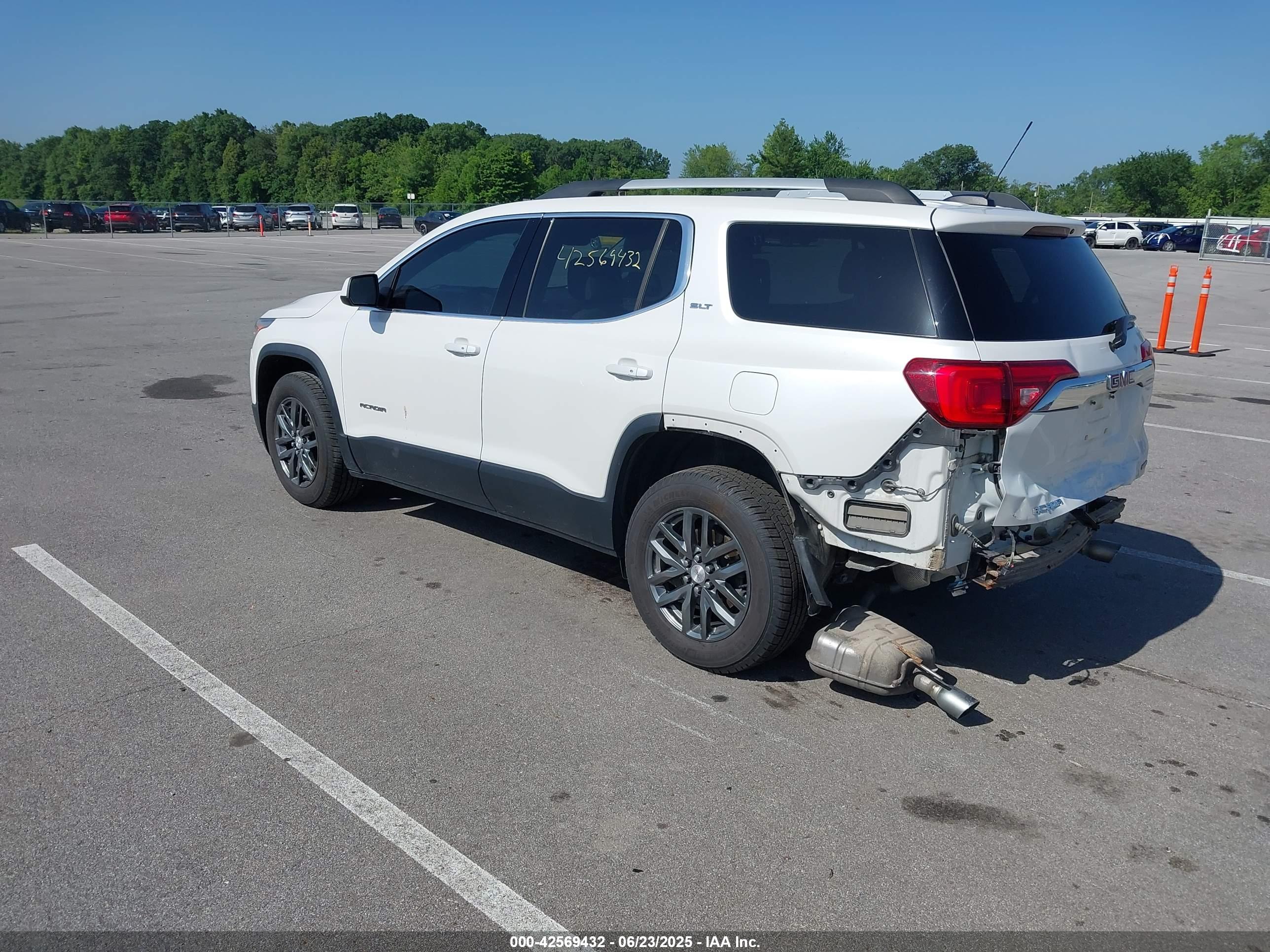 GMC ACADIA image 3