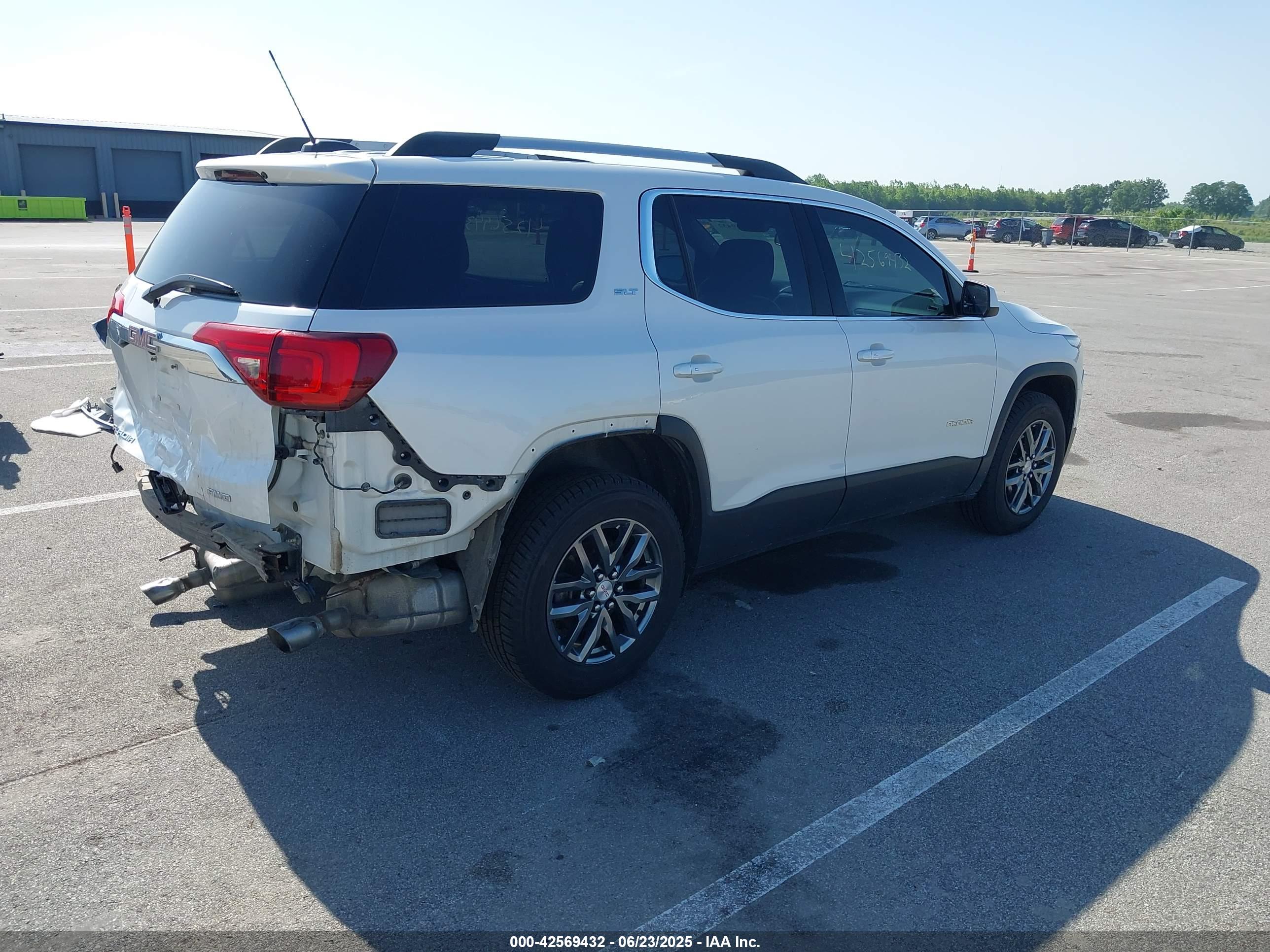 GMC ACADIA image 4