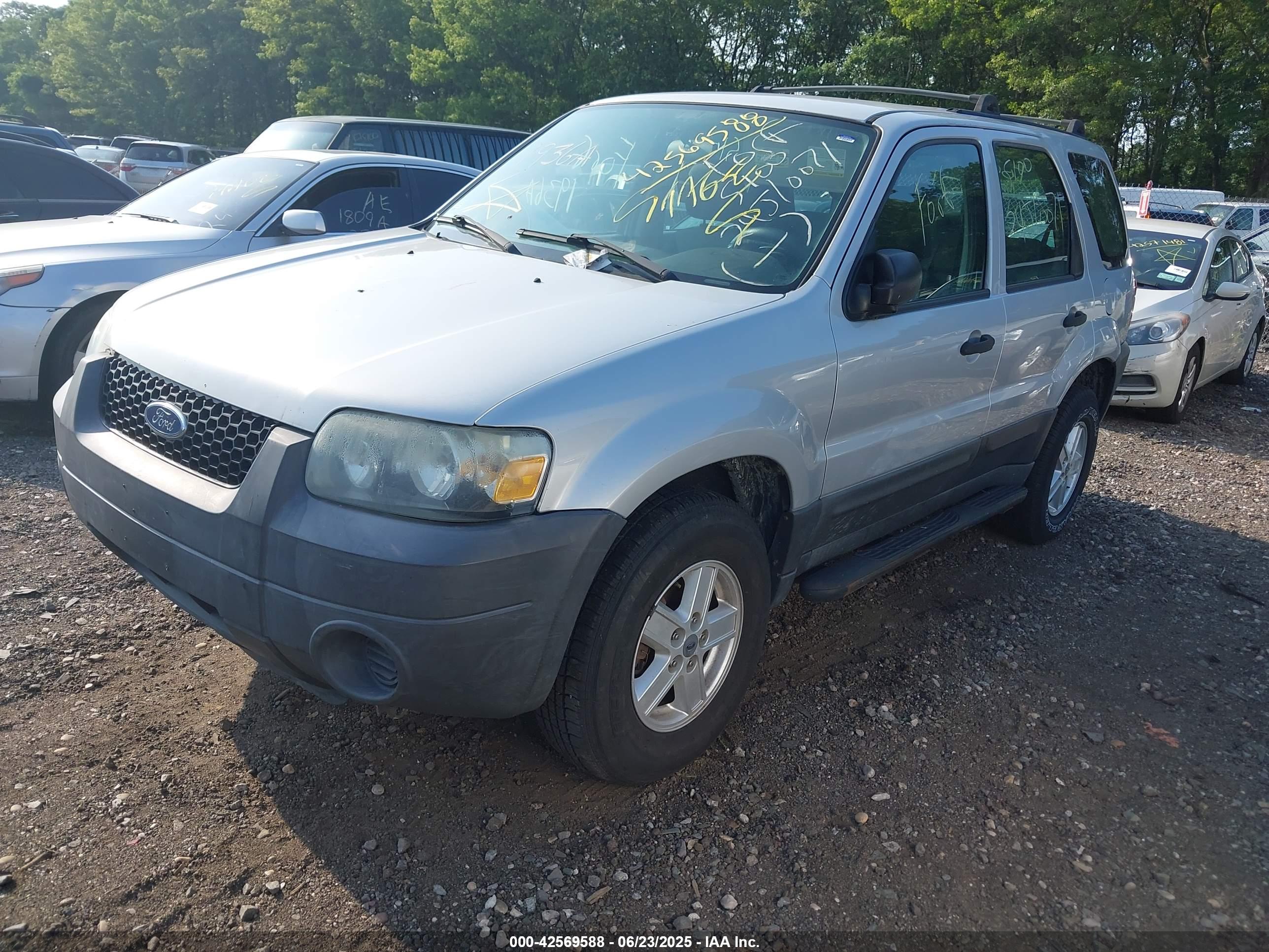 FORD ESCAPE image 2