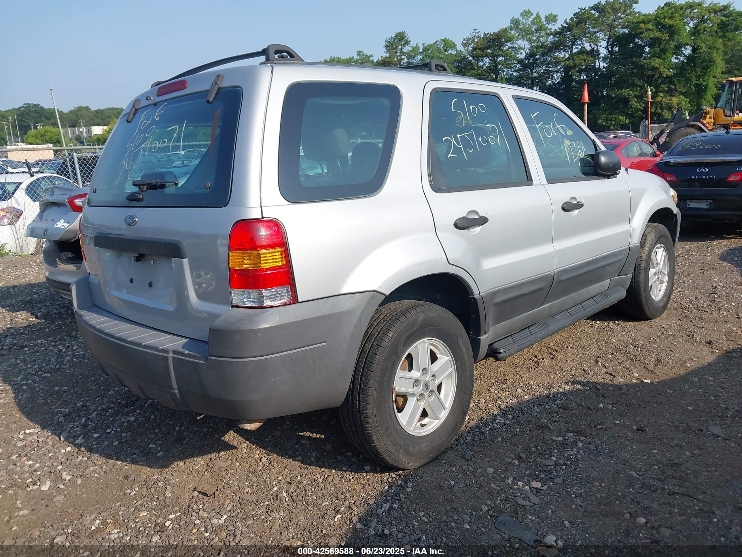 FORD ESCAPE image 4