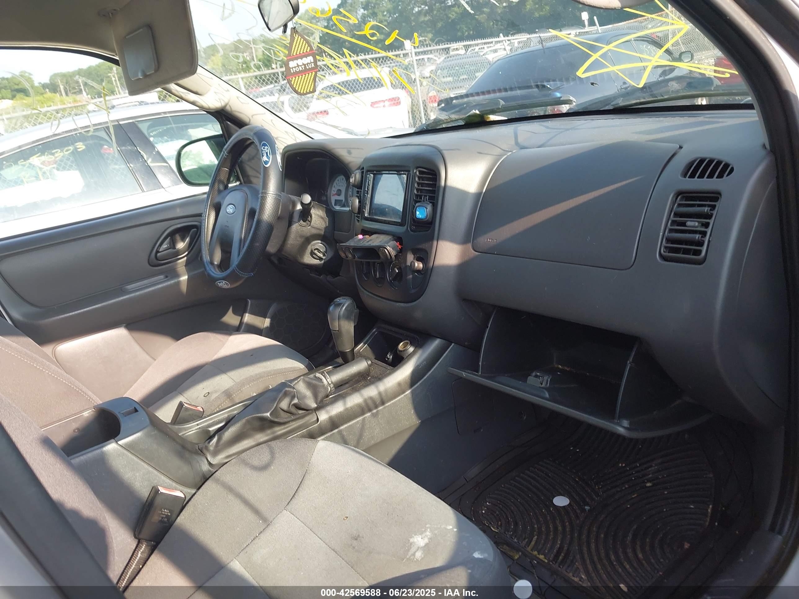 FORD ESCAPE image 5