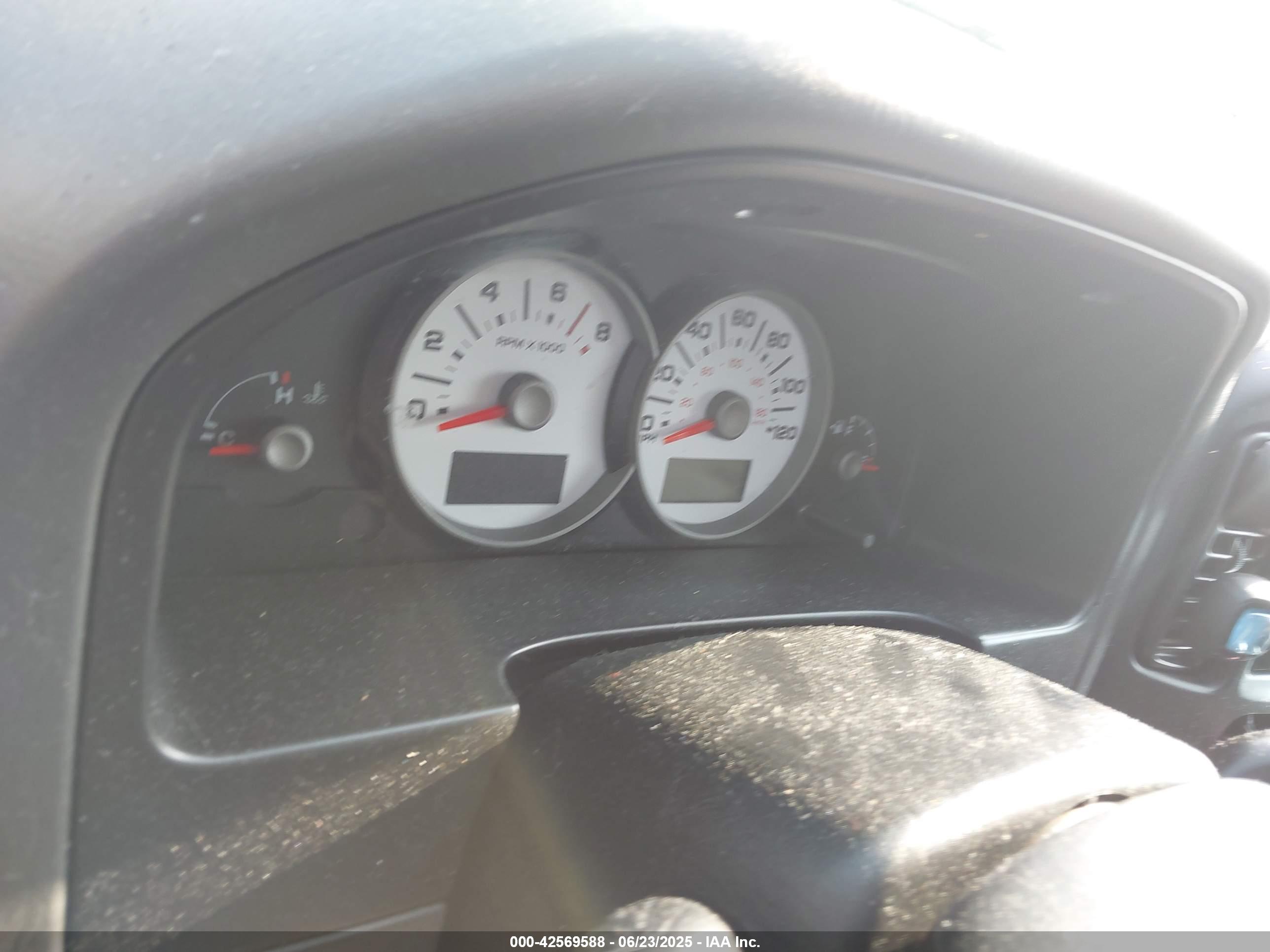 FORD ESCAPE image 7