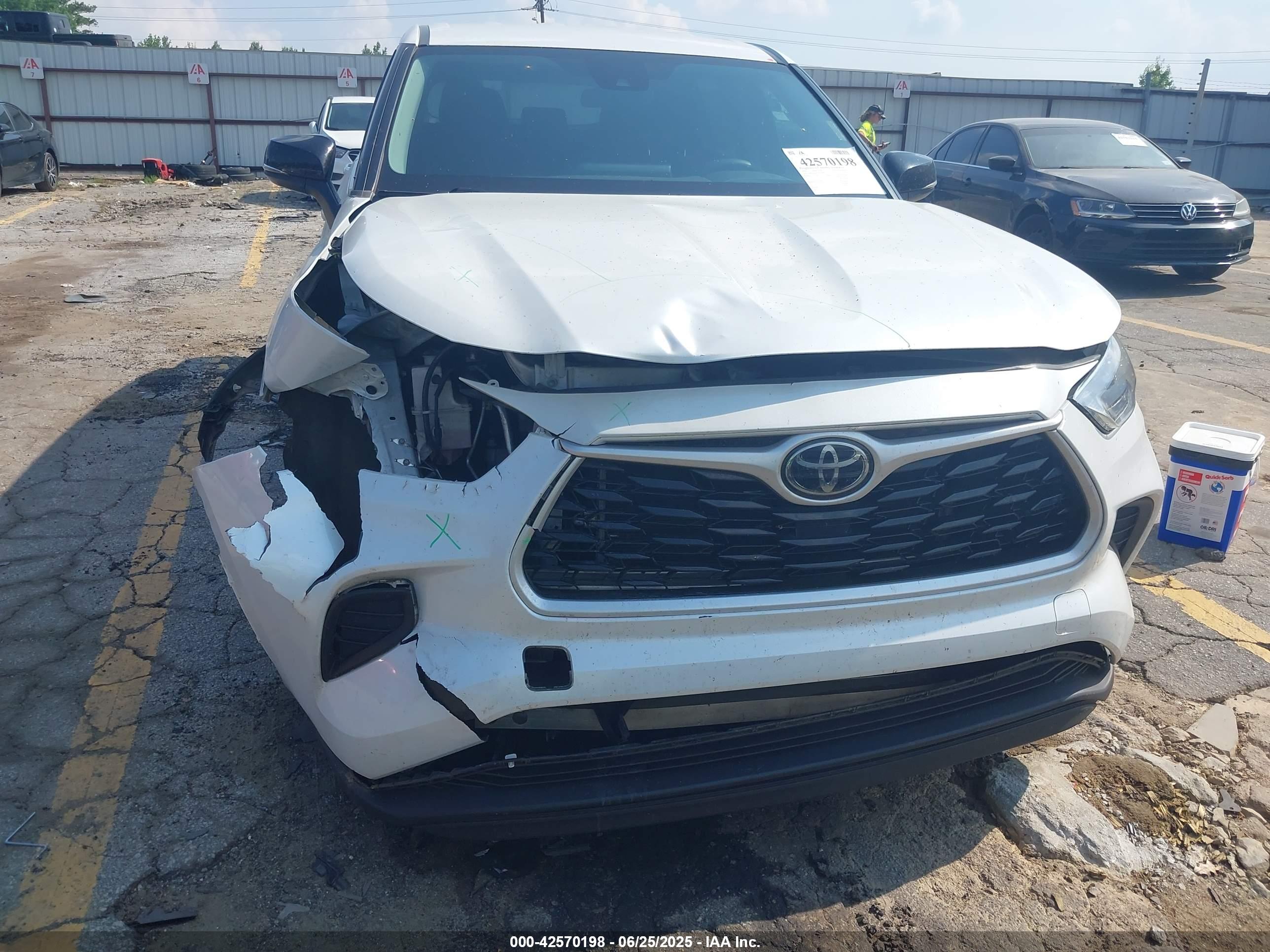 TOYOTA HIGHLANDER image 6