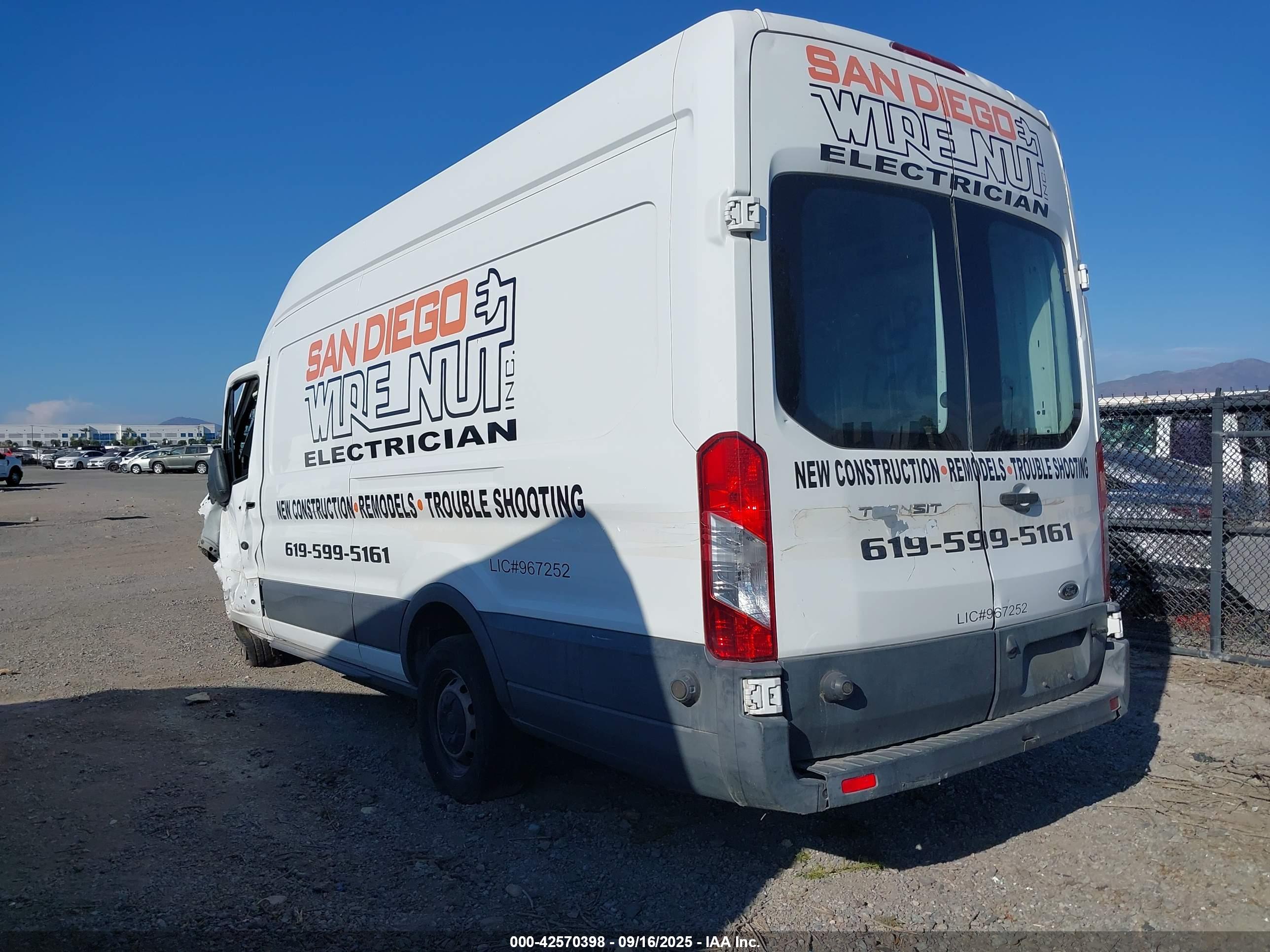 FORD TRANSIT-250 image 3