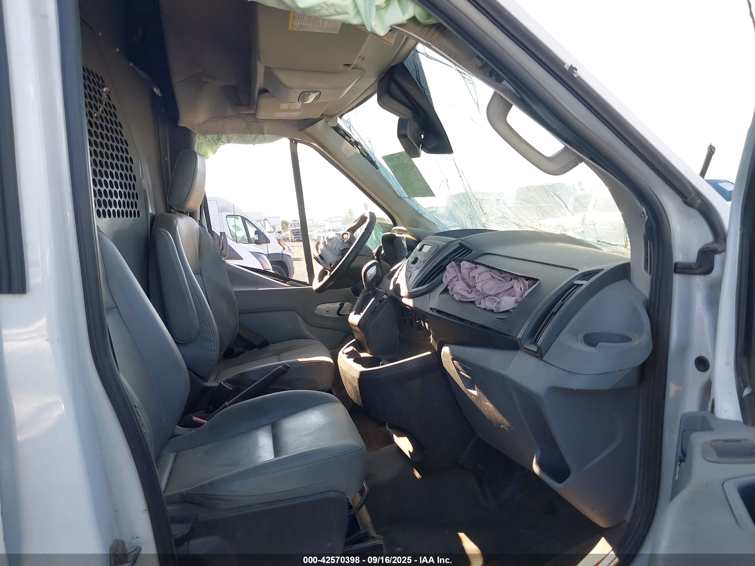 FORD TRANSIT-250 image 5