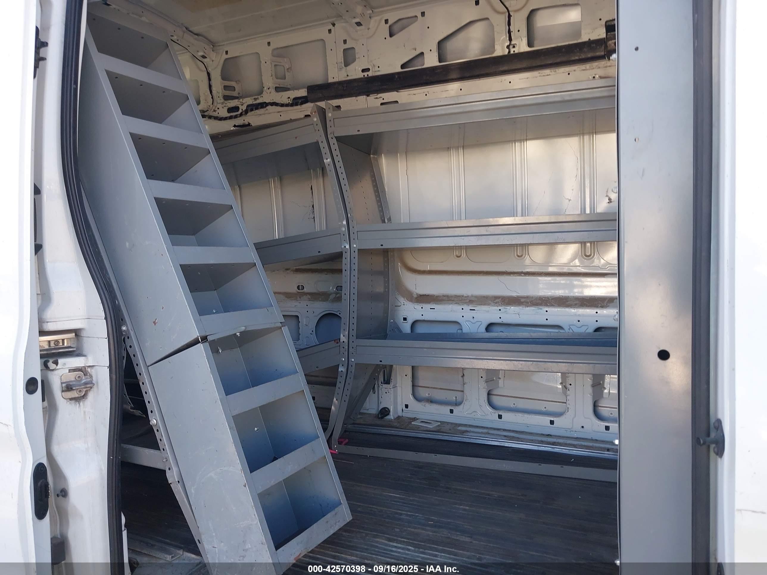 FORD TRANSIT-250 image 8