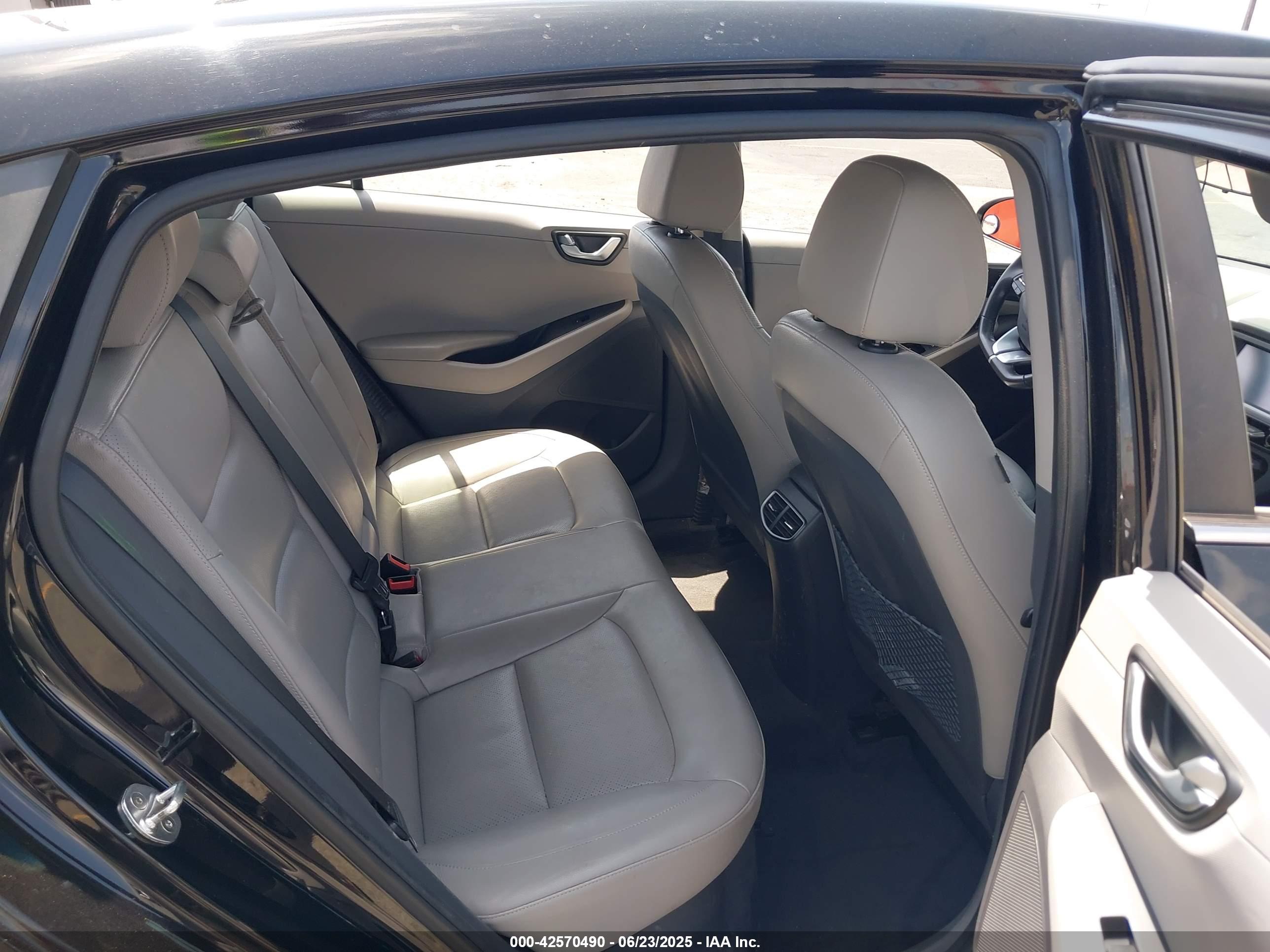 HYUNDAI IONIQ image 8