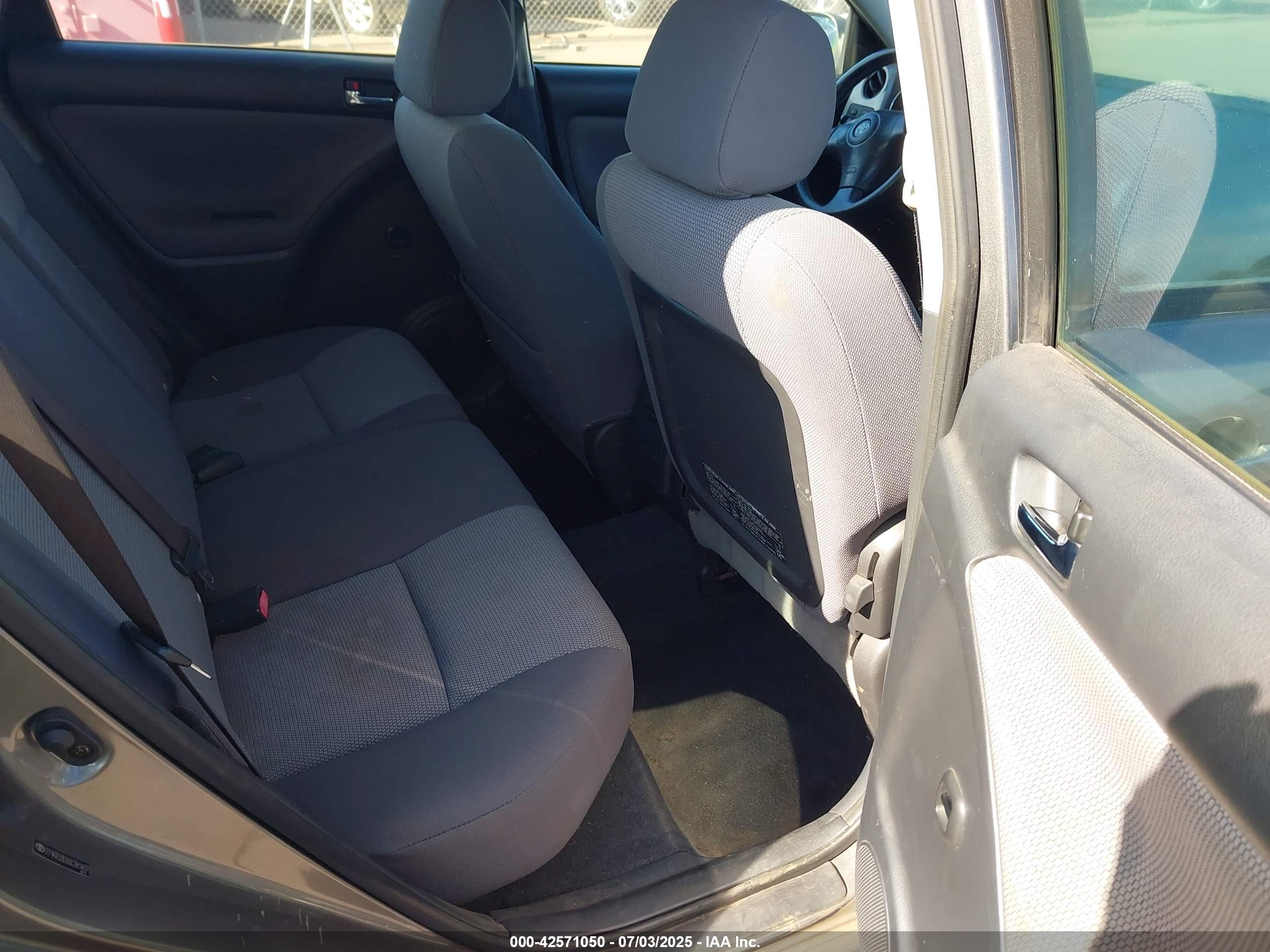 TOYOTA MATRIX image 8