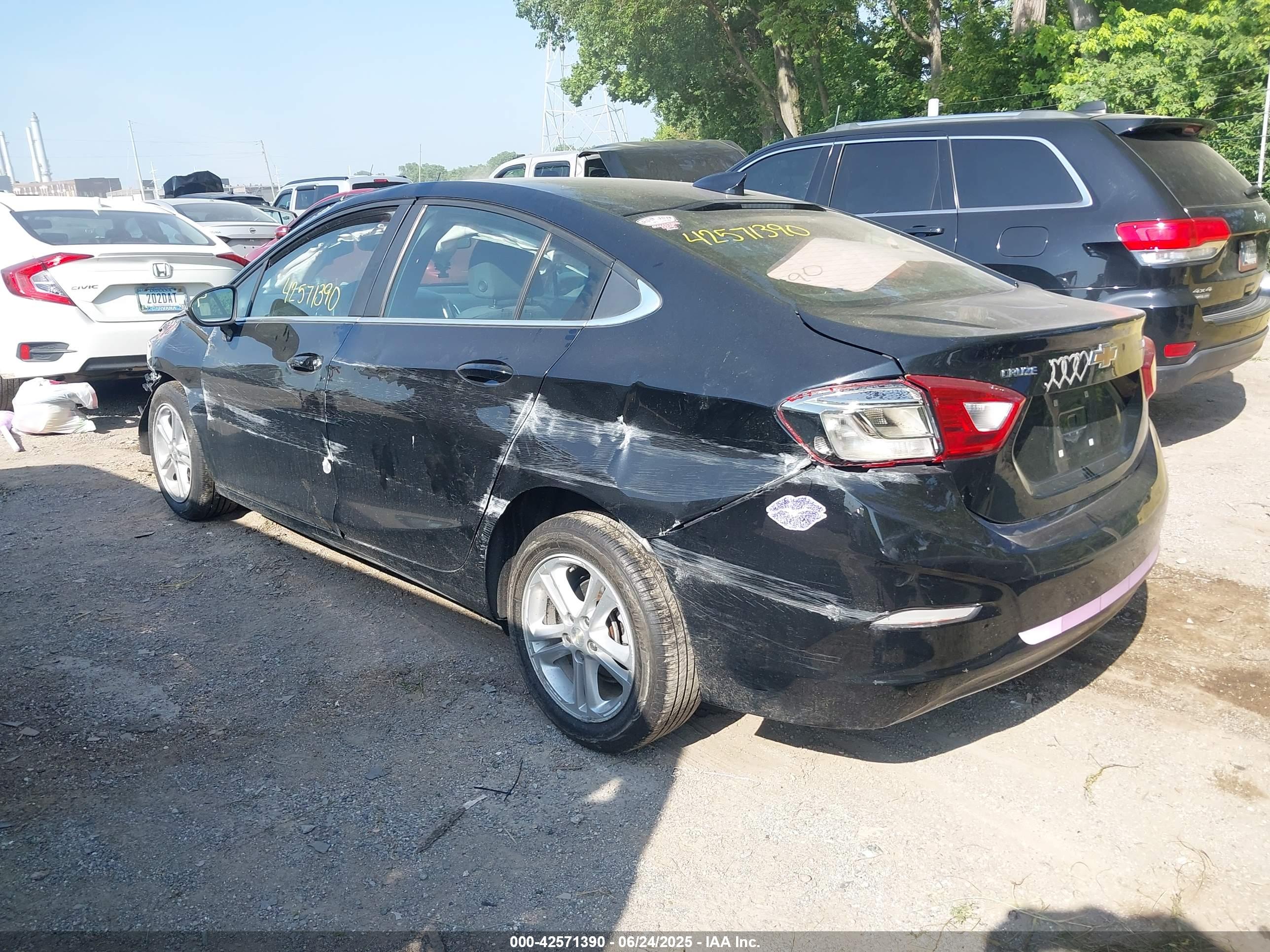 CHEVROLET CRUZE image 3