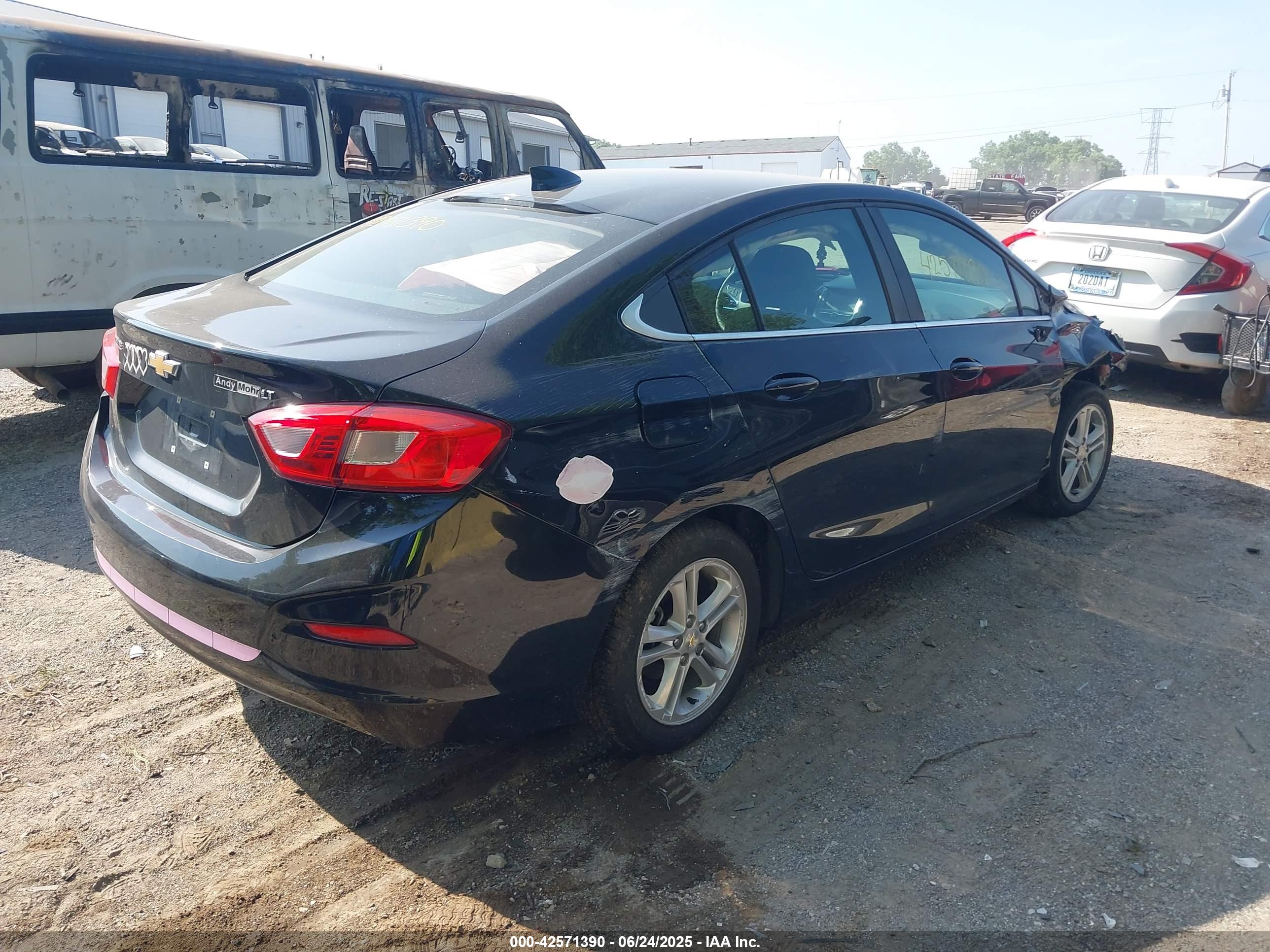 CHEVROLET CRUZE image 4