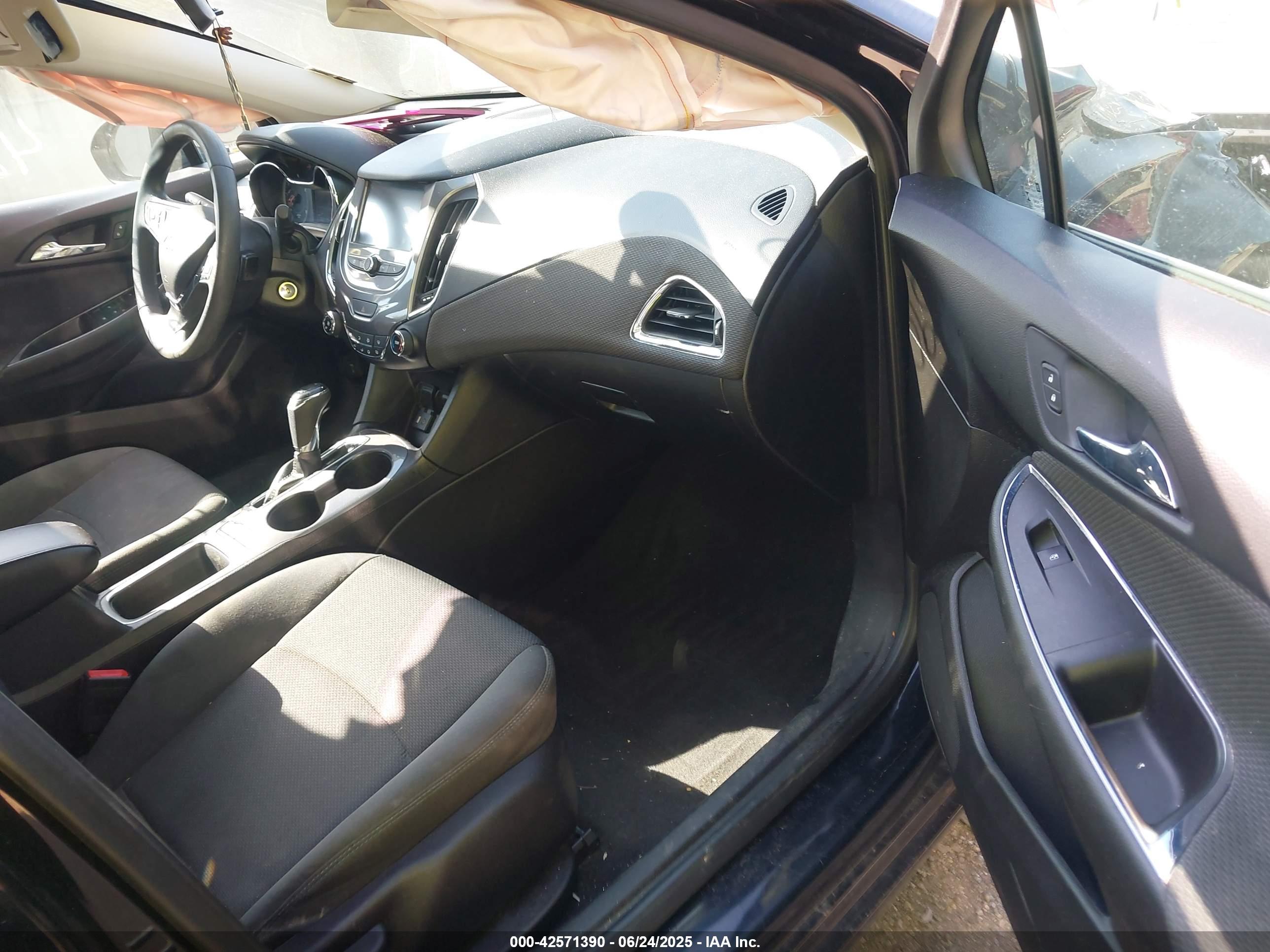 CHEVROLET CRUZE image 5