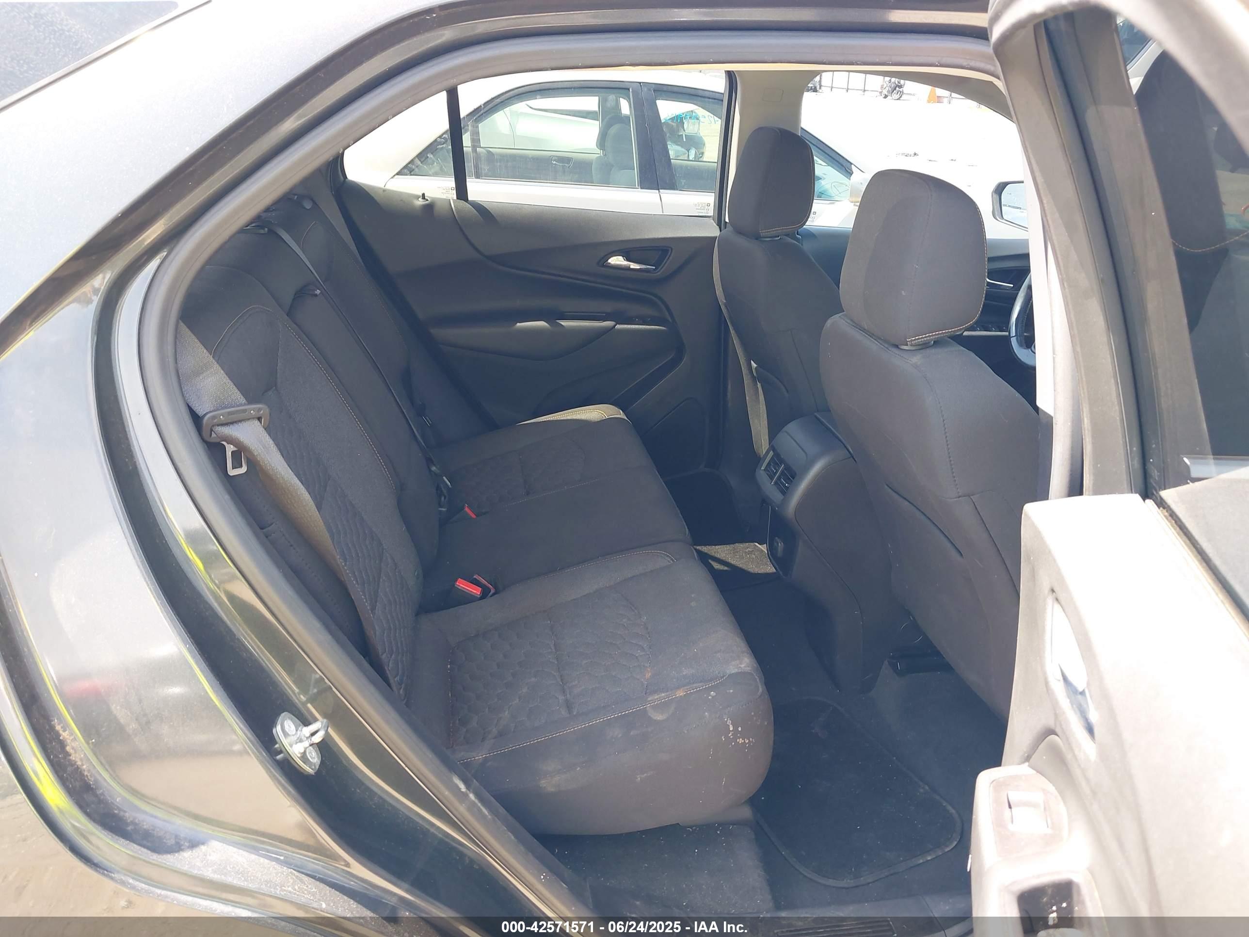 CHEVROLET EQUINOX image 8