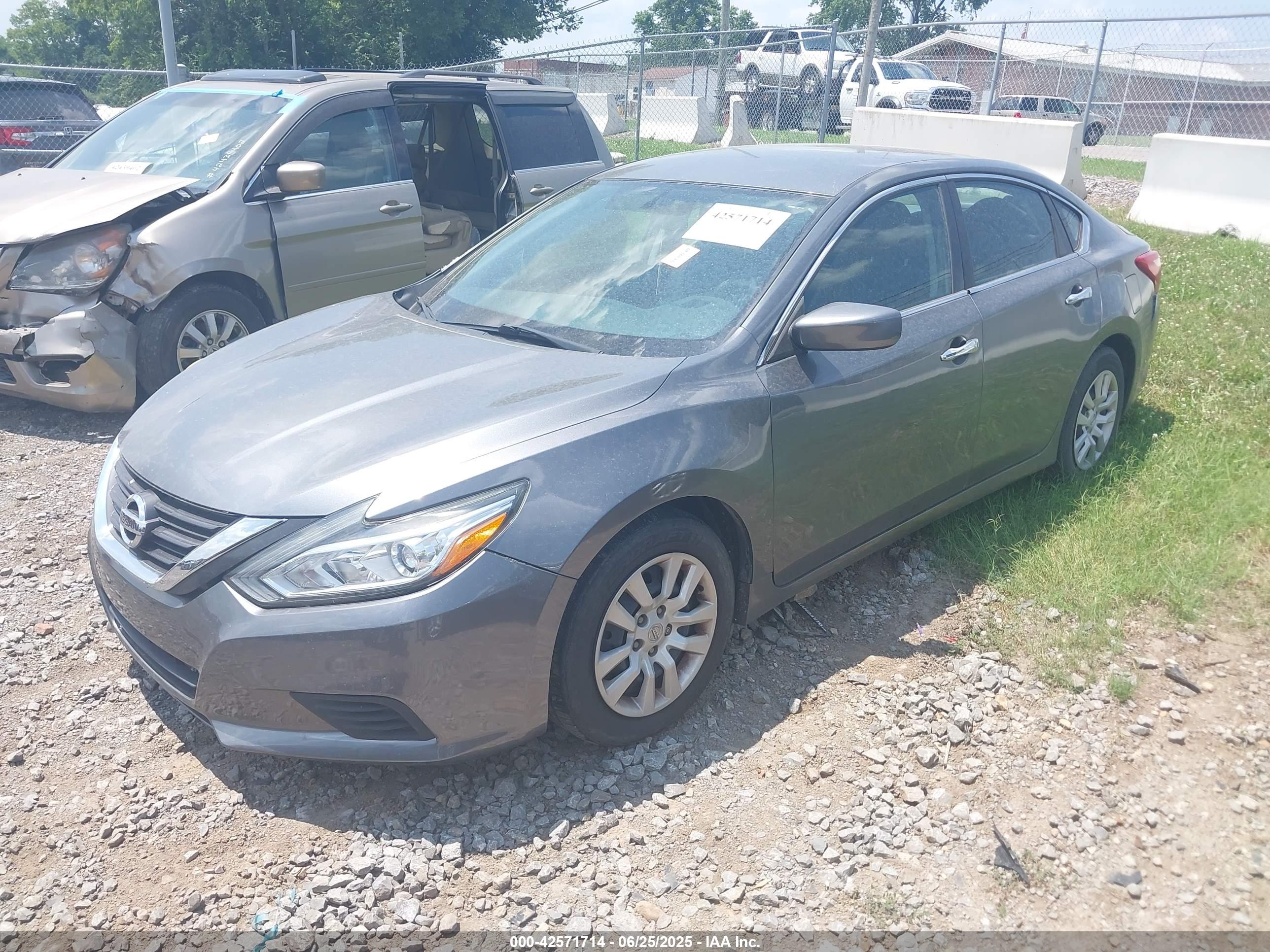 NISSAN ALTIMA image 2