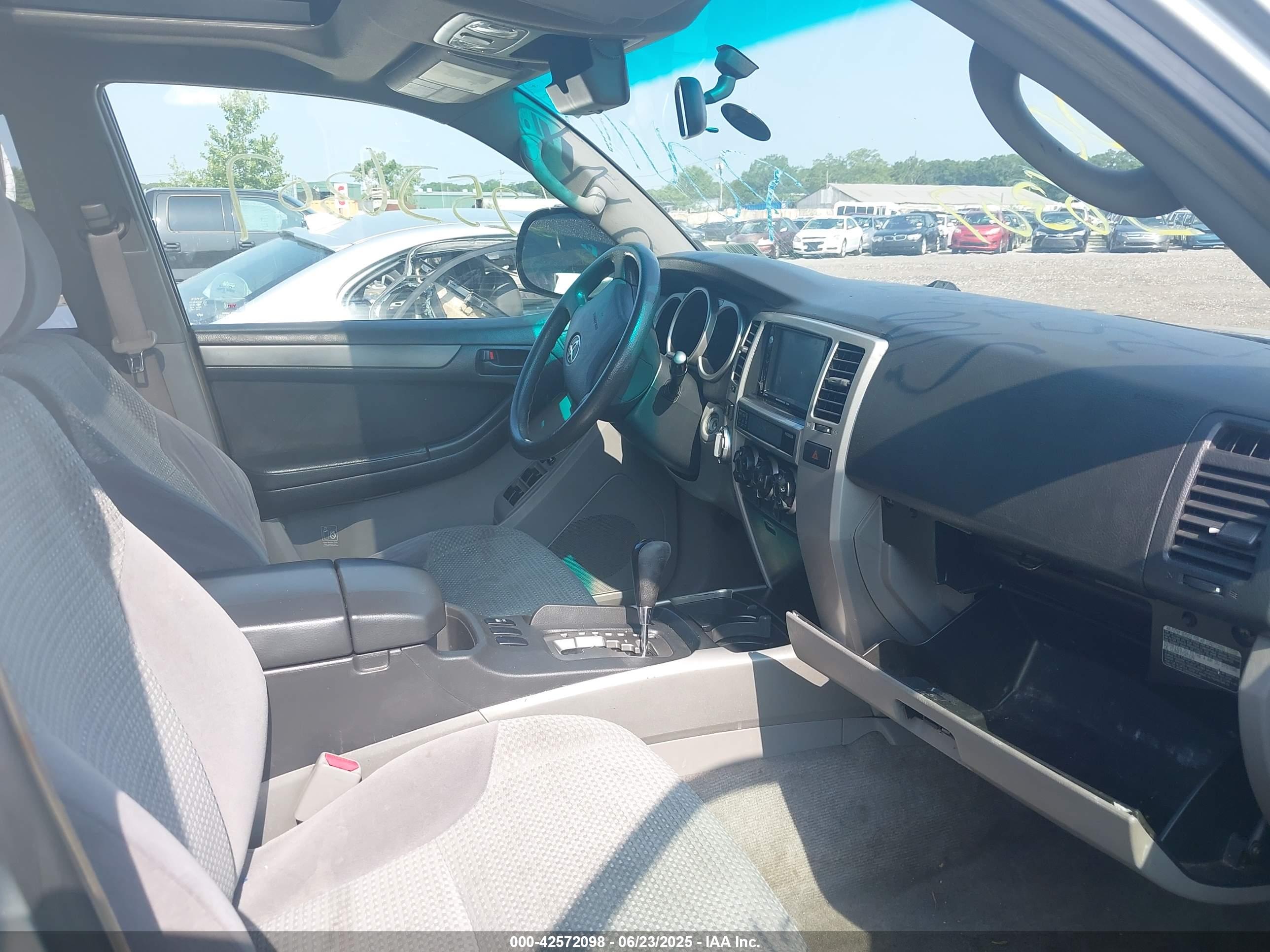 TOYOTA 4RUNNER image 5