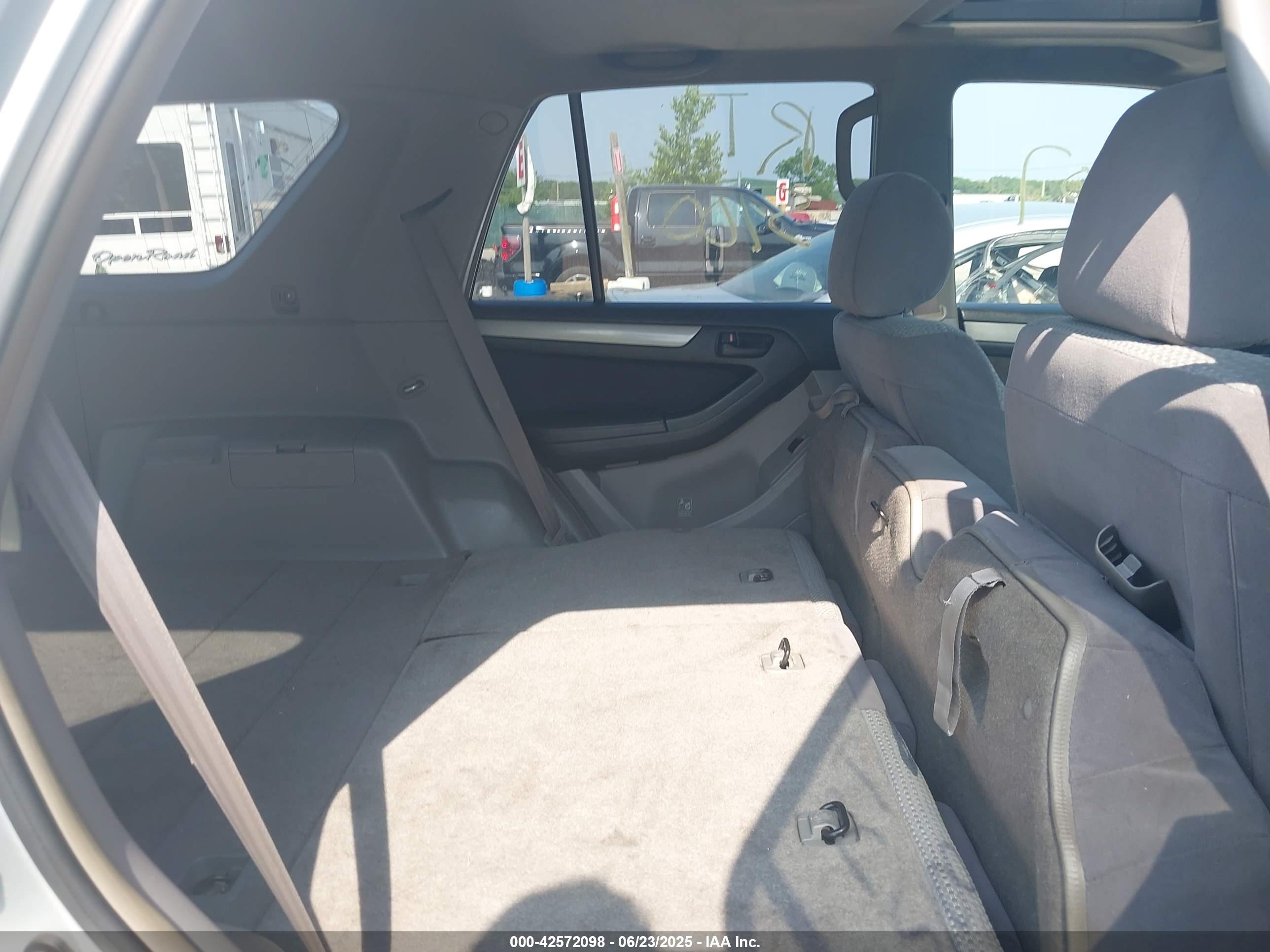 TOYOTA 4RUNNER image 8