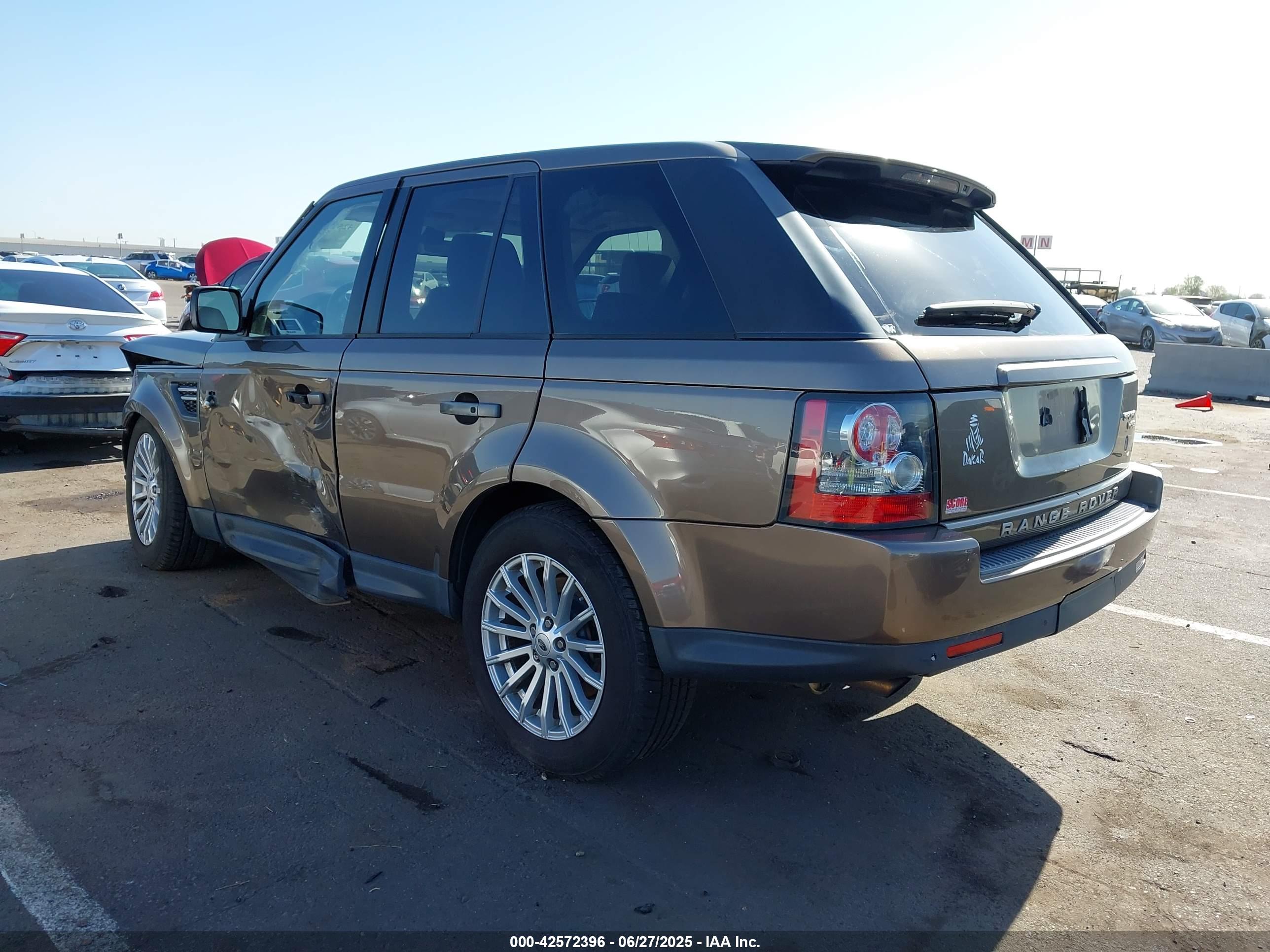 LAND ROVER image 3