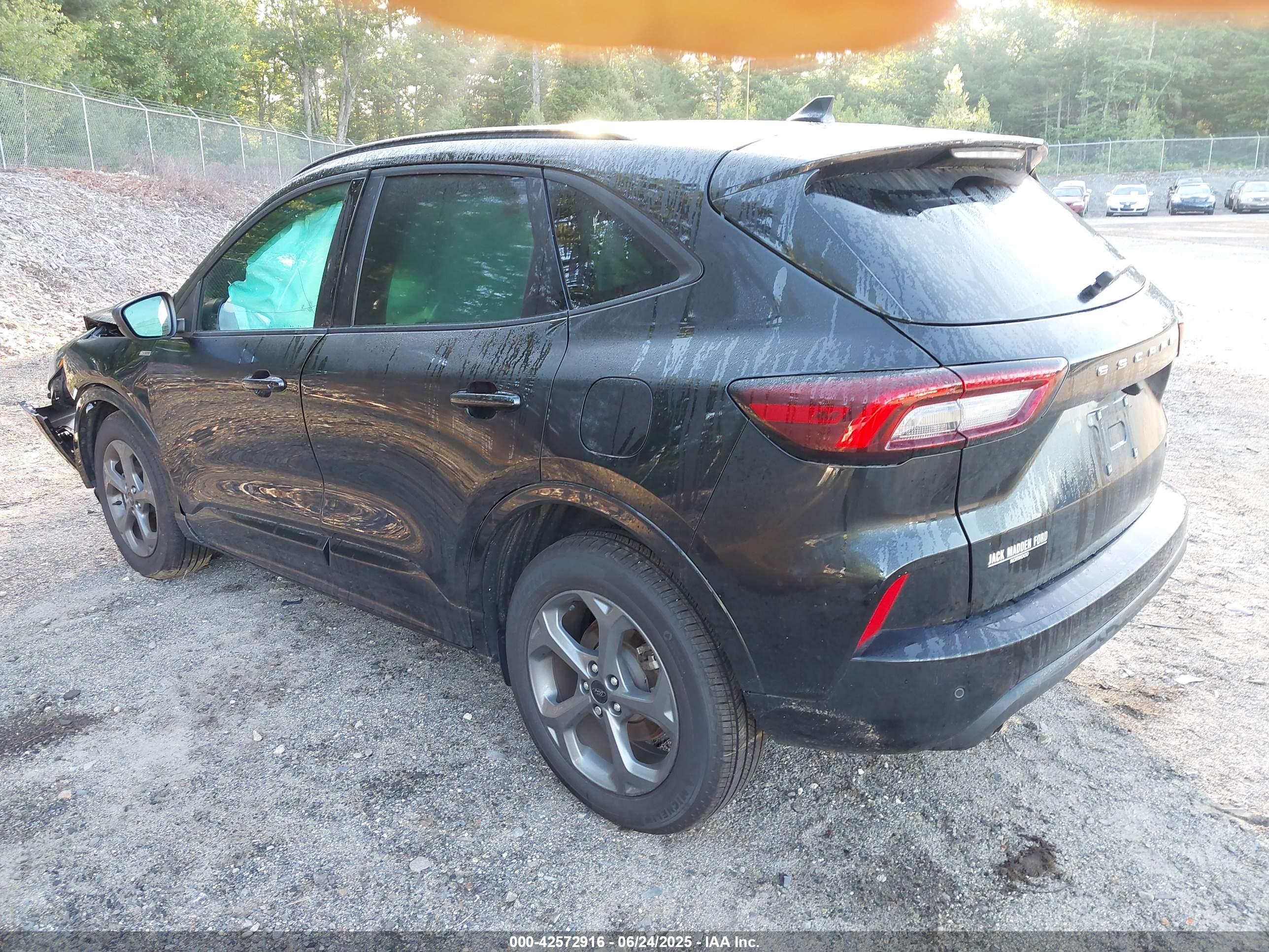 FORD ESCAPE image 3