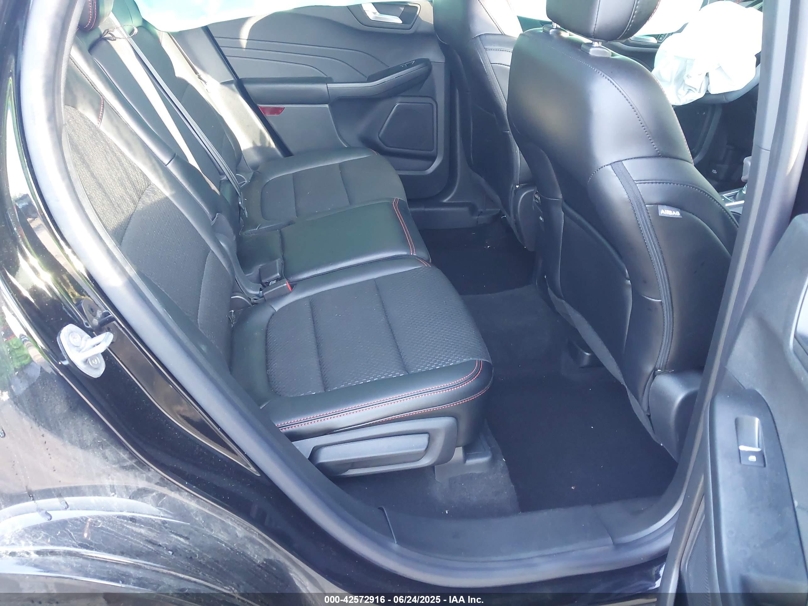 FORD ESCAPE image 8
