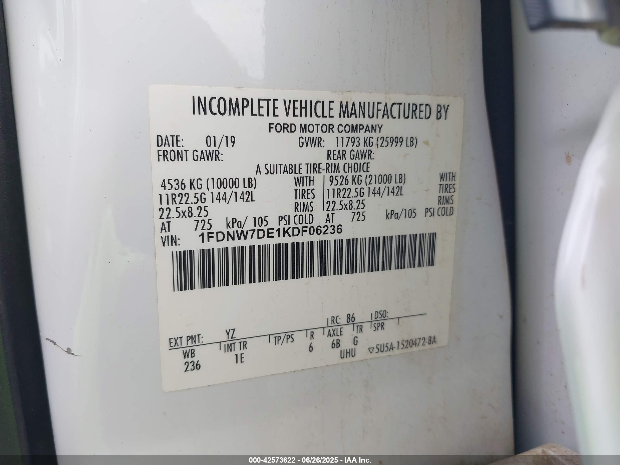 FORD F-750 image 9