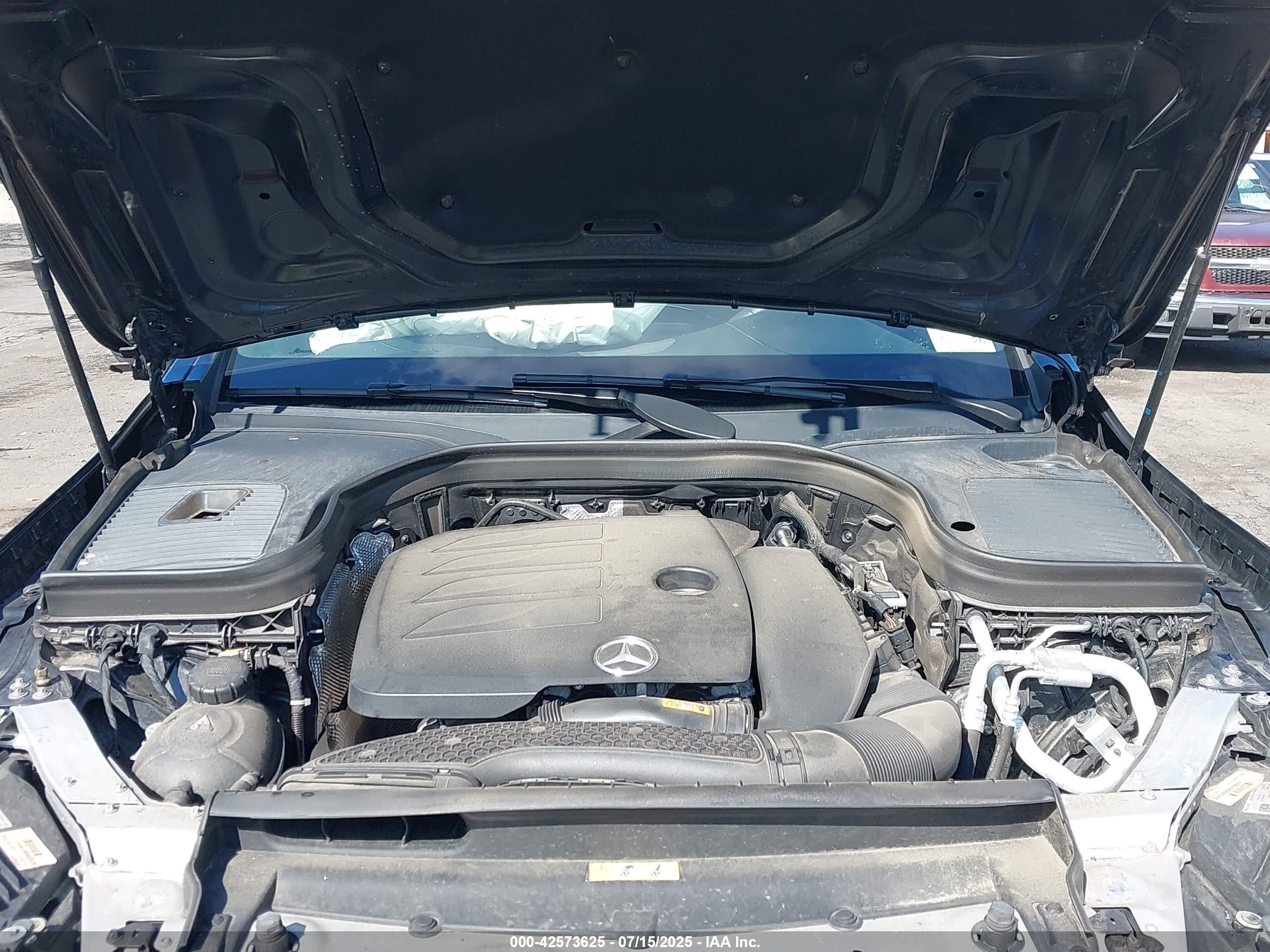 MERCEDES-BENZ GLC image 10
