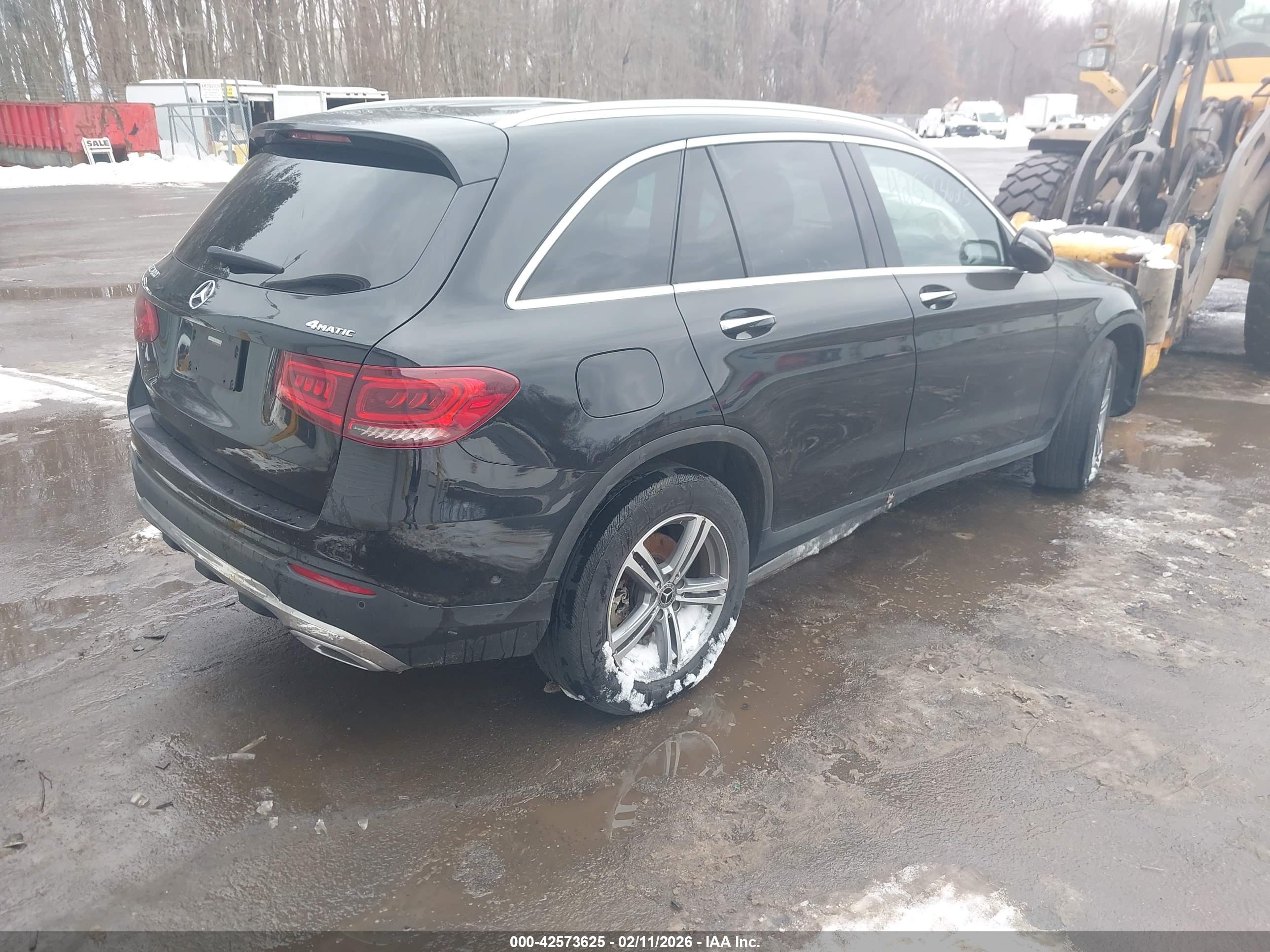 MERCEDES-BENZ GLC image 4