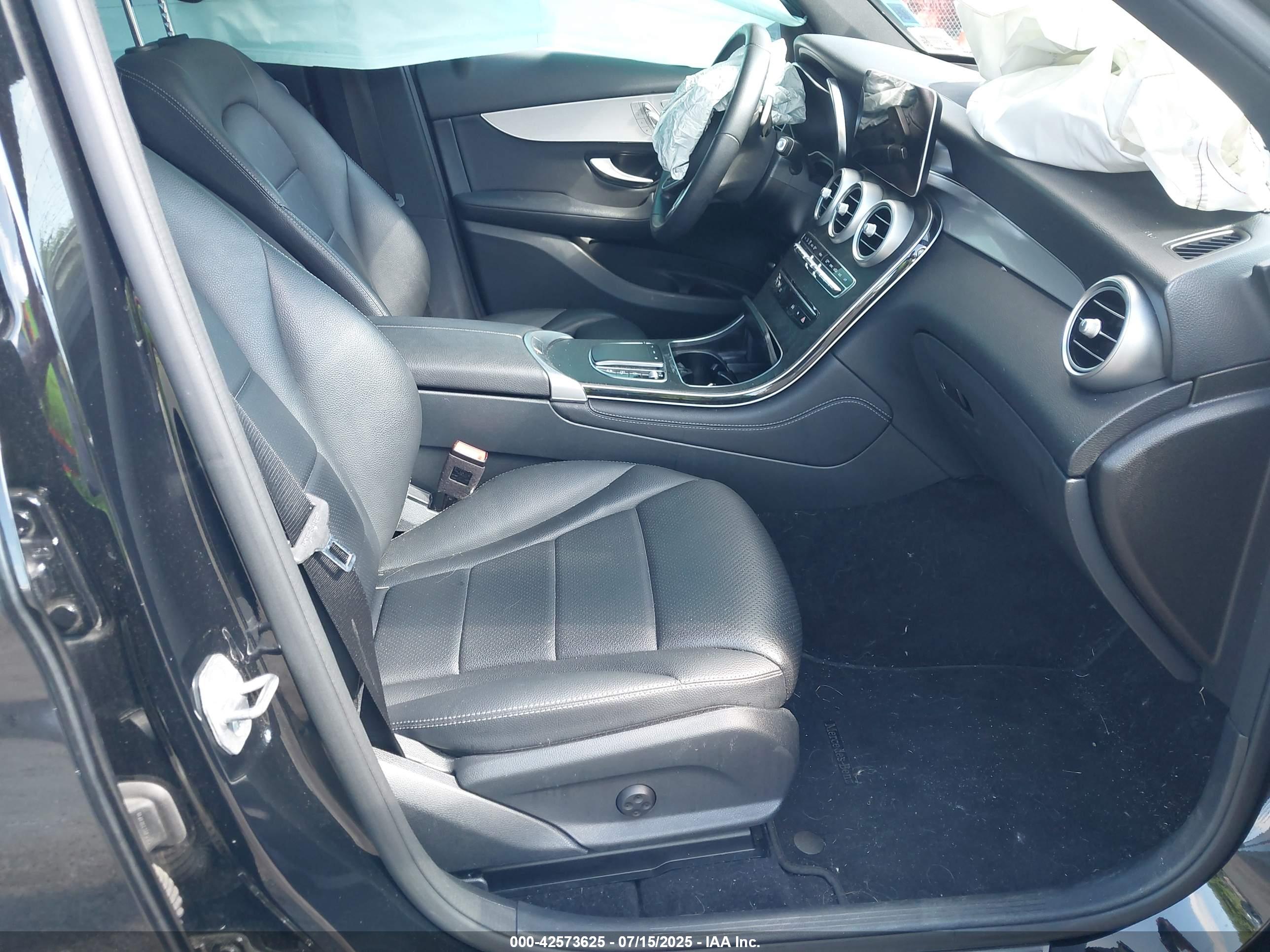 MERCEDES-BENZ GLC image 5