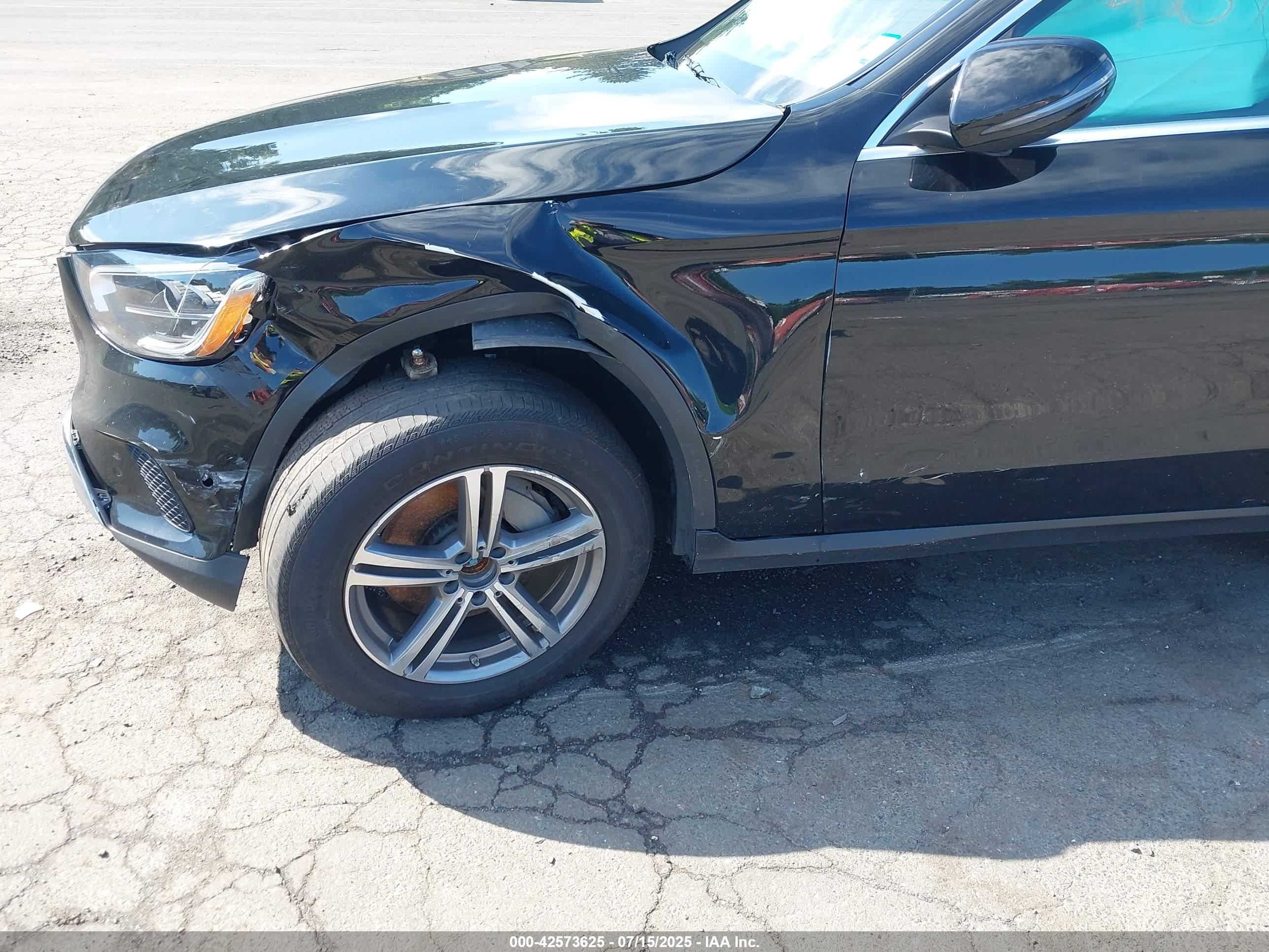 MERCEDES-BENZ GLC image 6