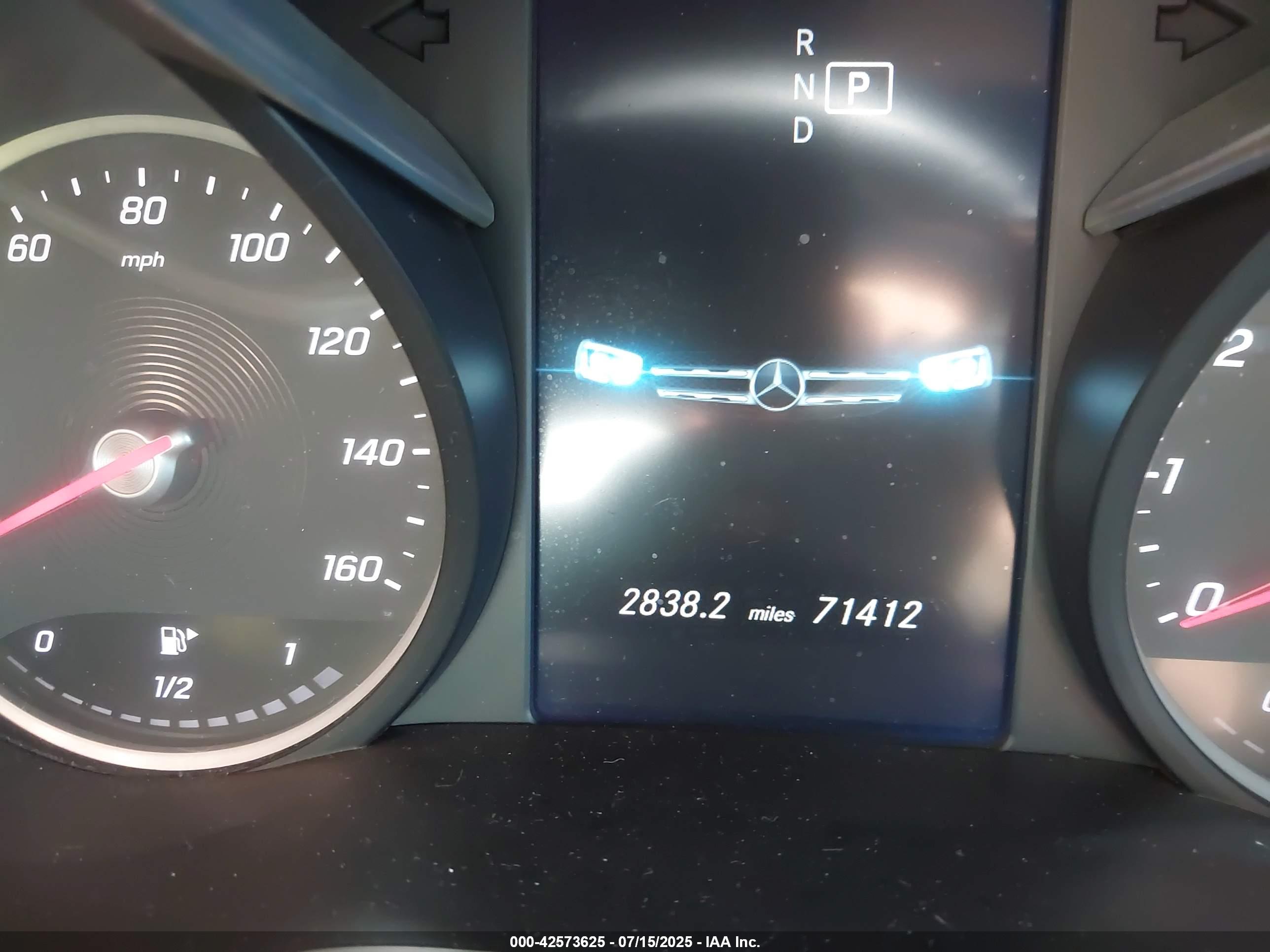 MERCEDES-BENZ GLC image 7