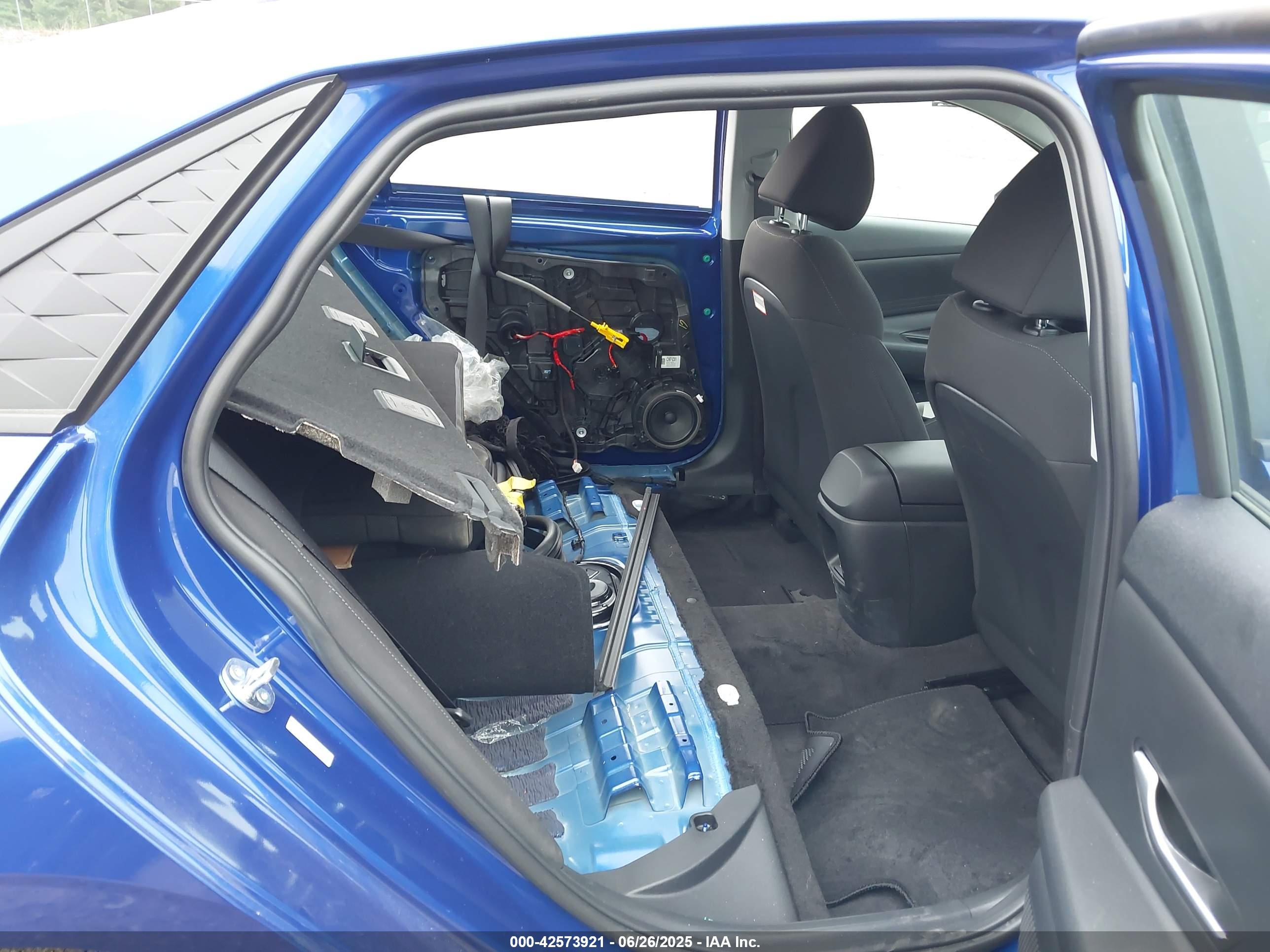 HYUNDAI ELANTRA image 8