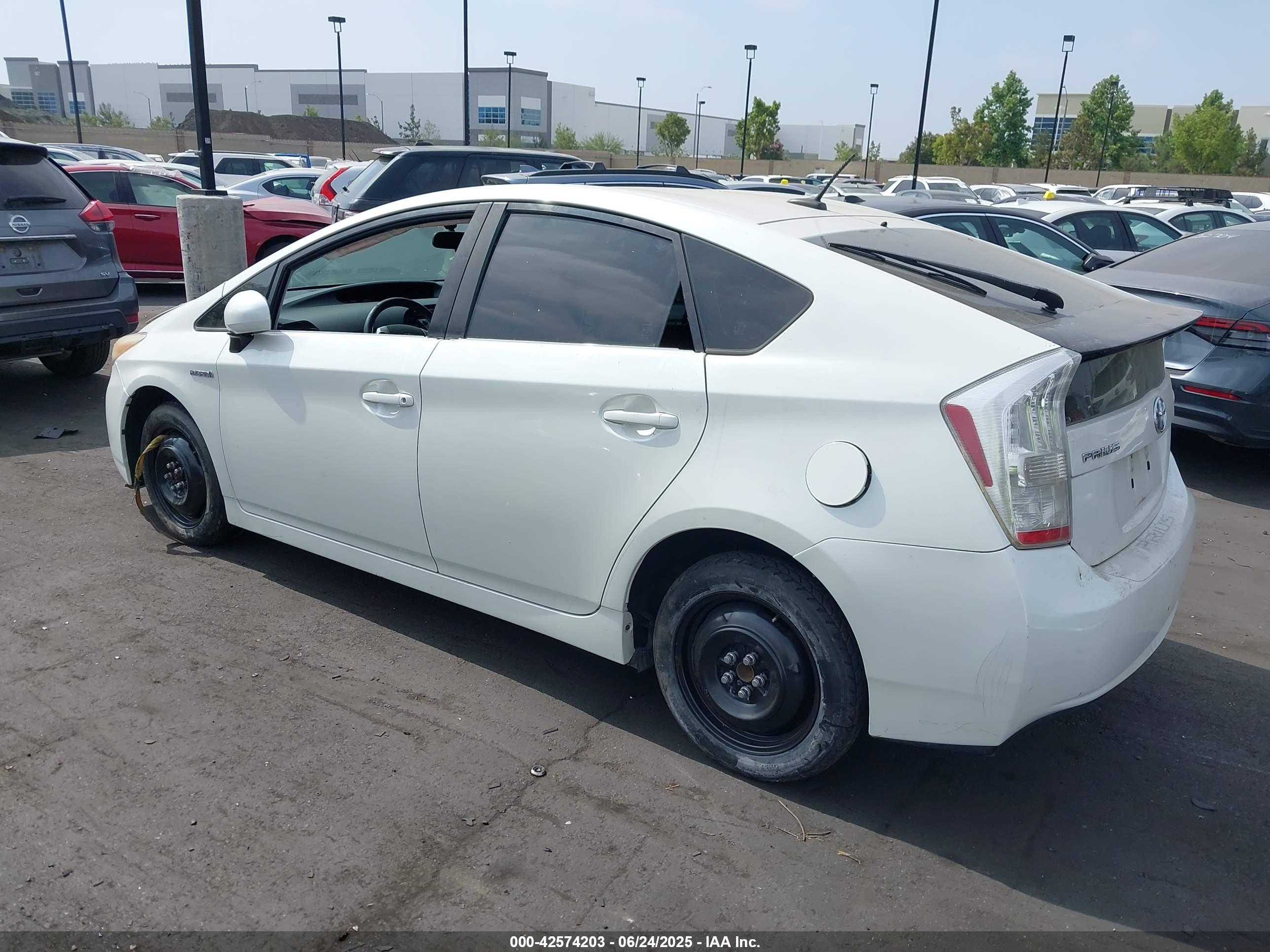 TOYOTA PRIUS image 3