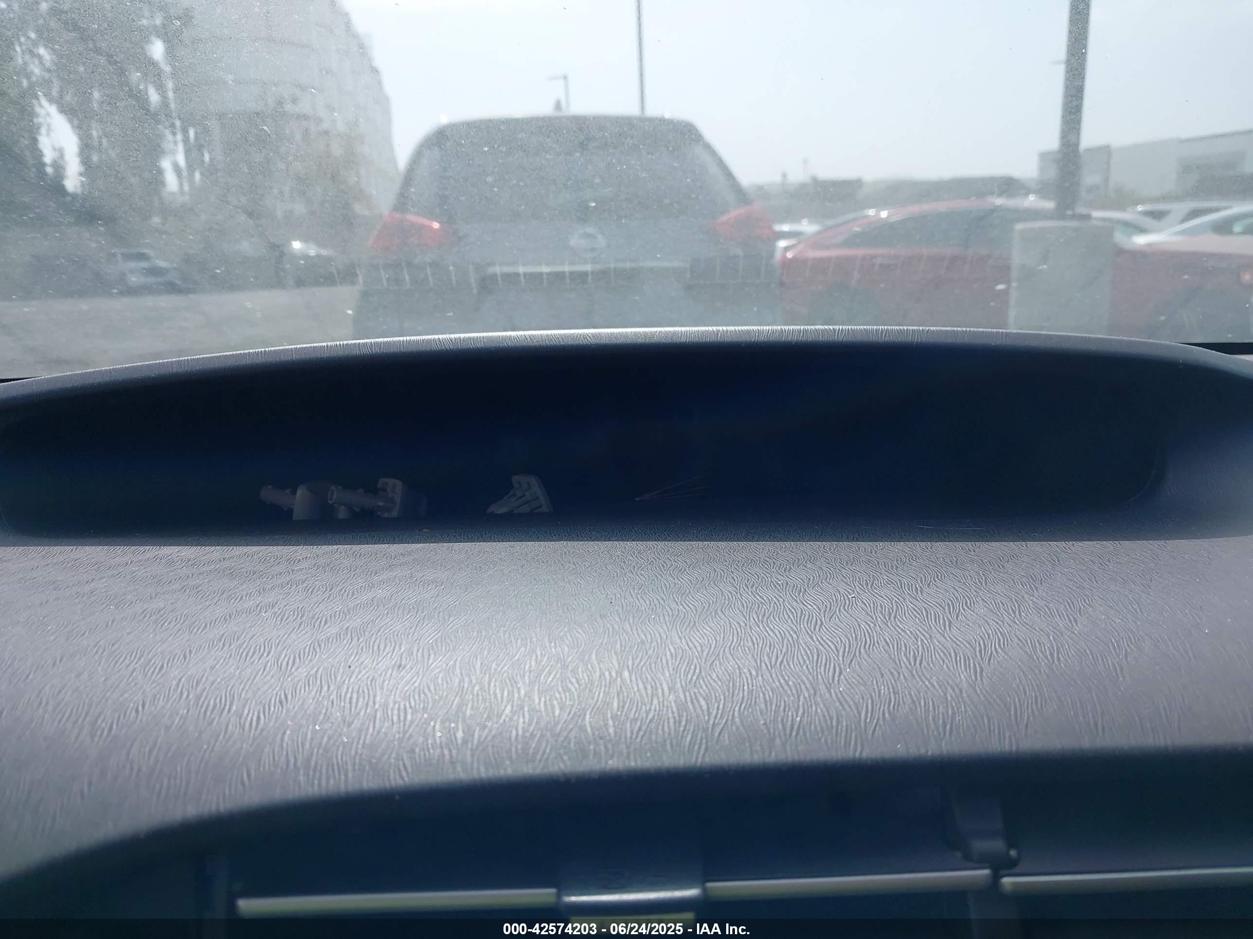 TOYOTA PRIUS image 7