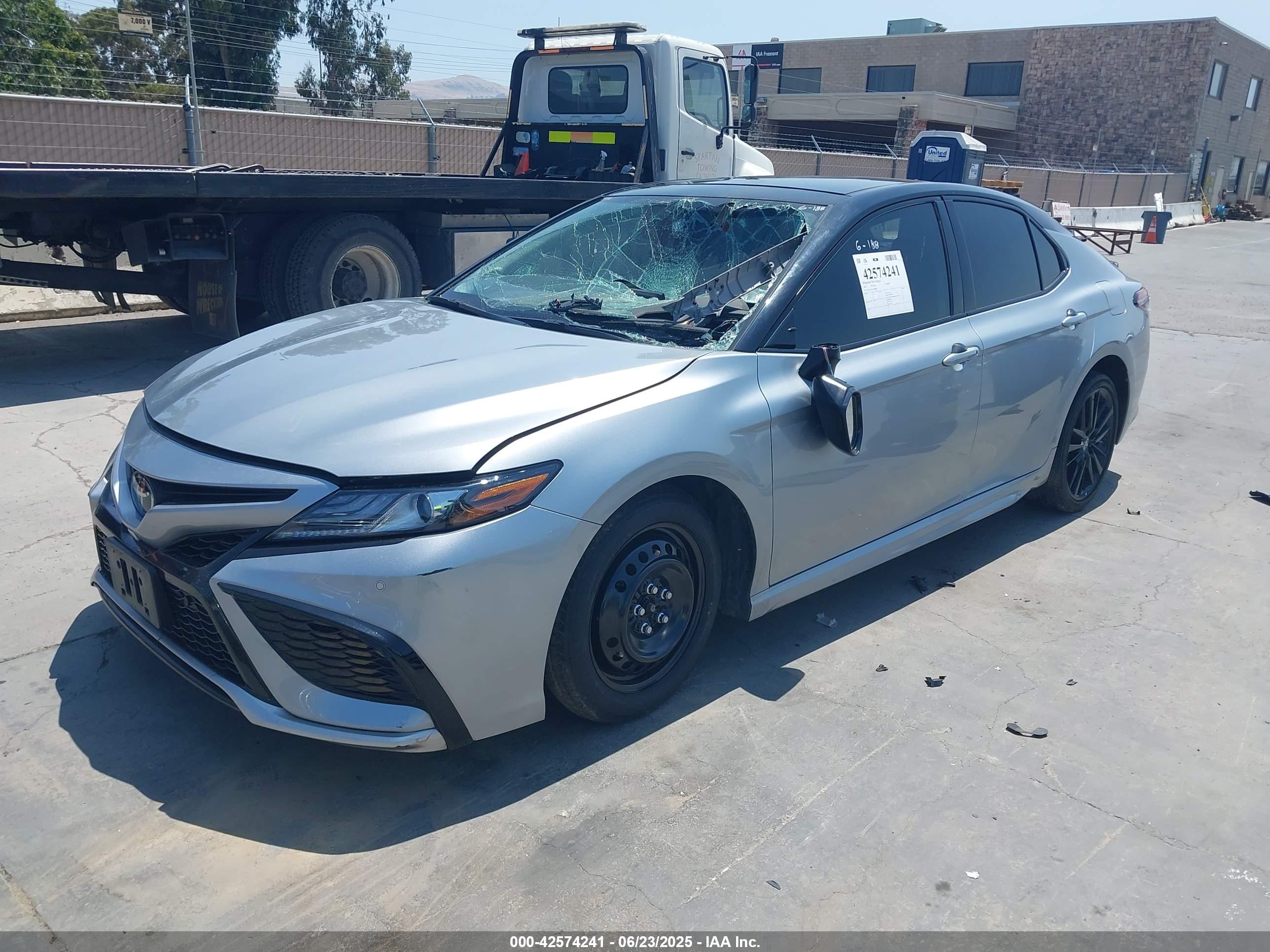 TOYOTA CAMRY image 2