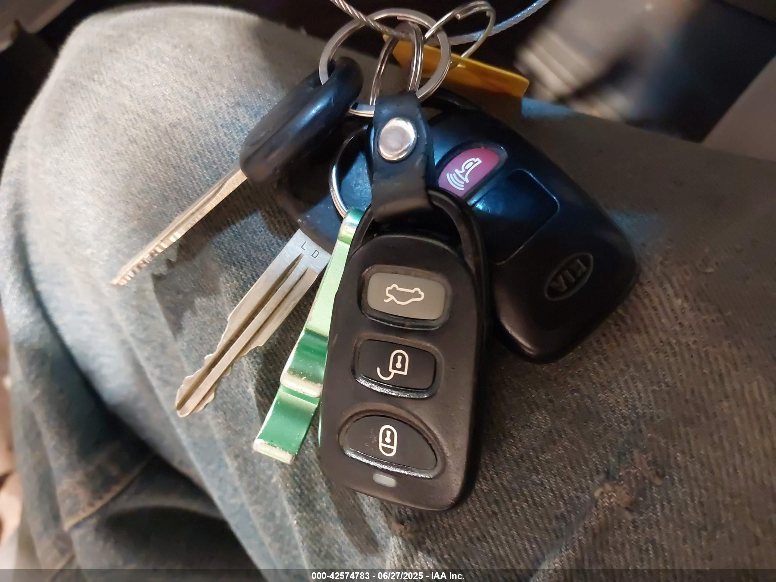 KIA SPECTRA image 11