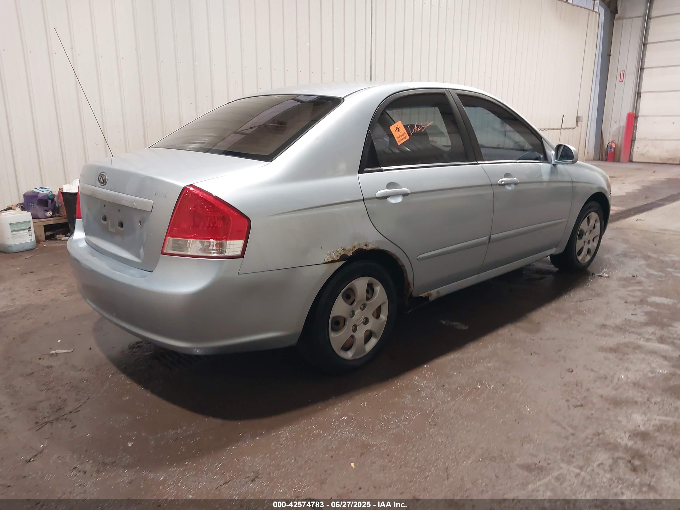 KIA SPECTRA image 4