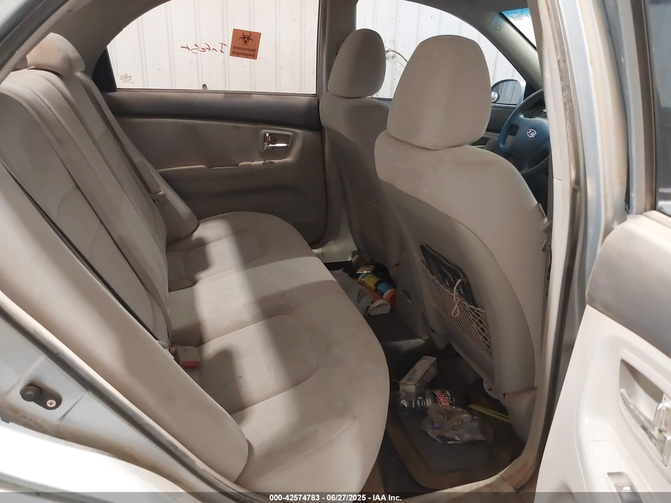 KIA SPECTRA image 8