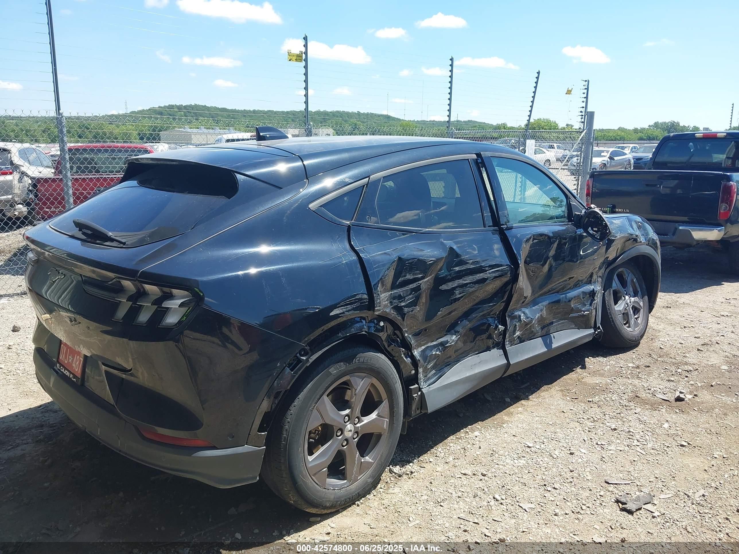 FORD MUSTANG image 6