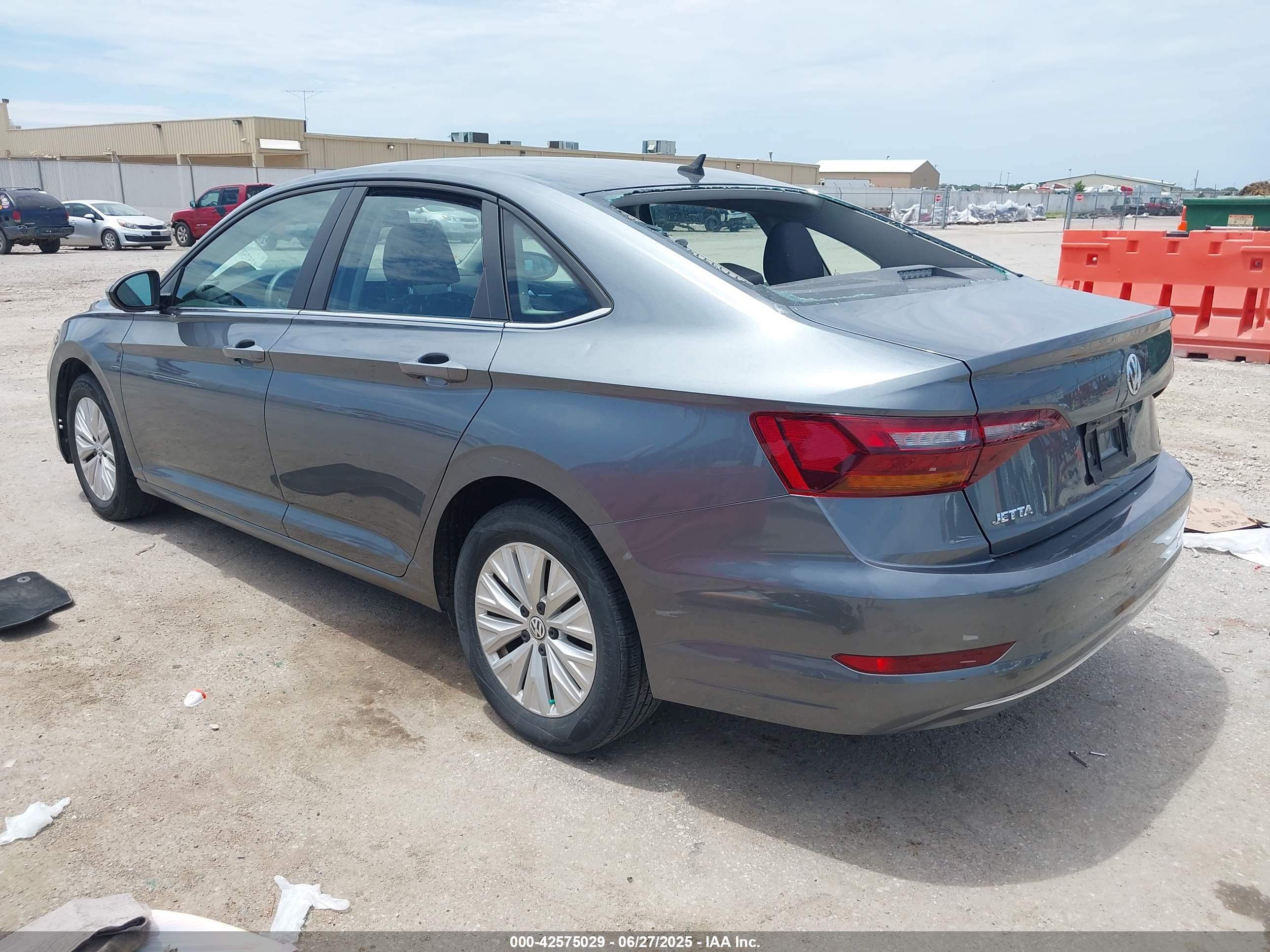 VOLKSWAGEN JETTA image 3