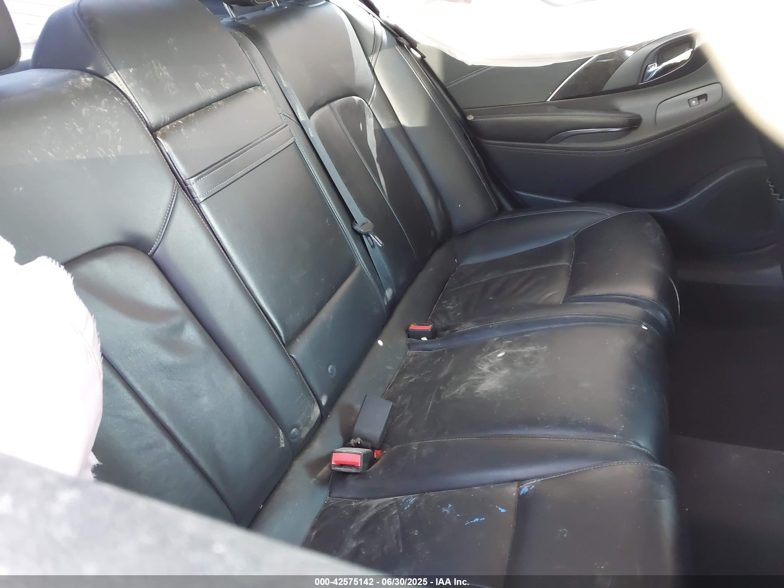 BUICK LACROSSE image 8