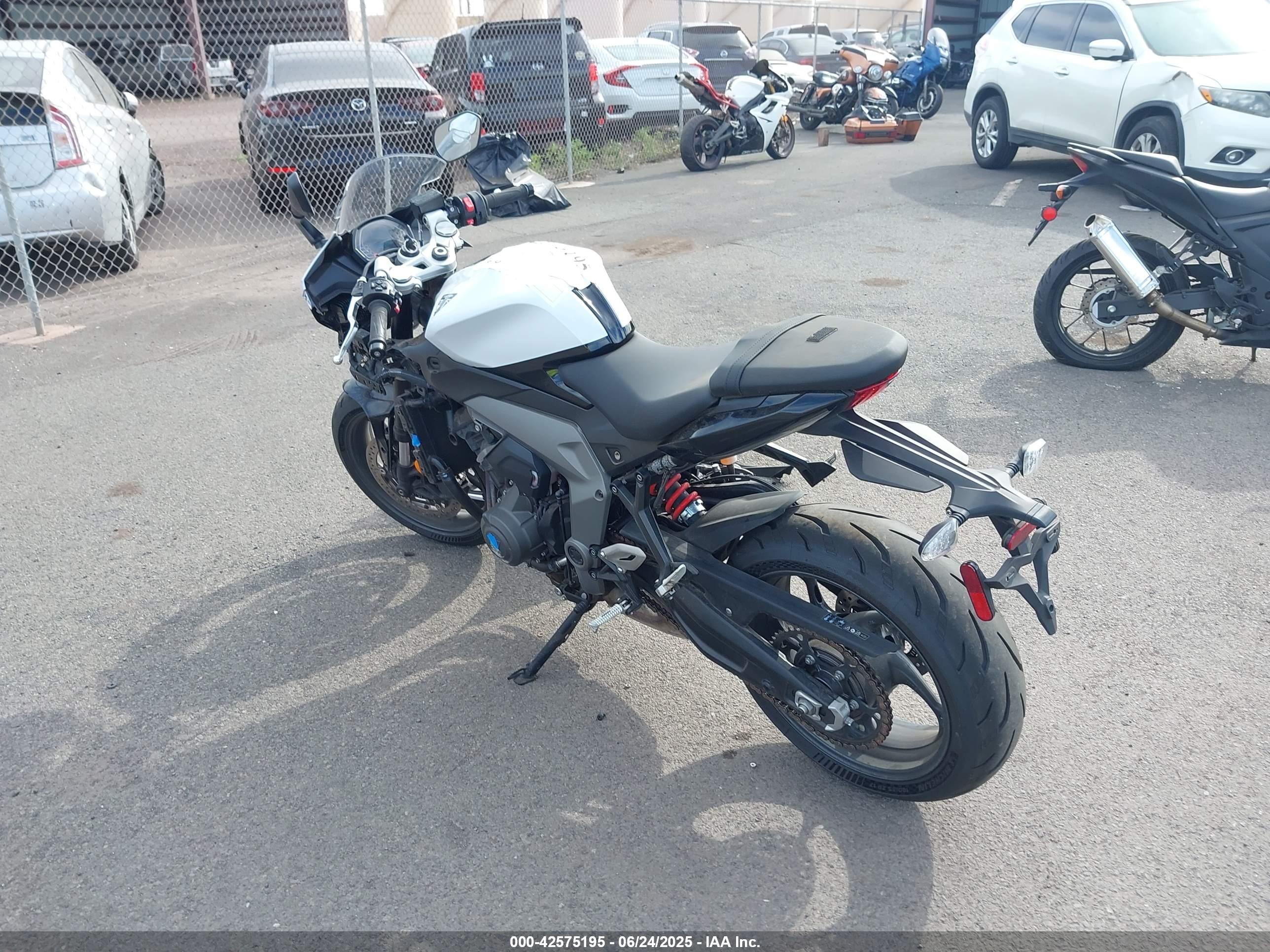 TRIUMPH MOTORCYCLE image 3