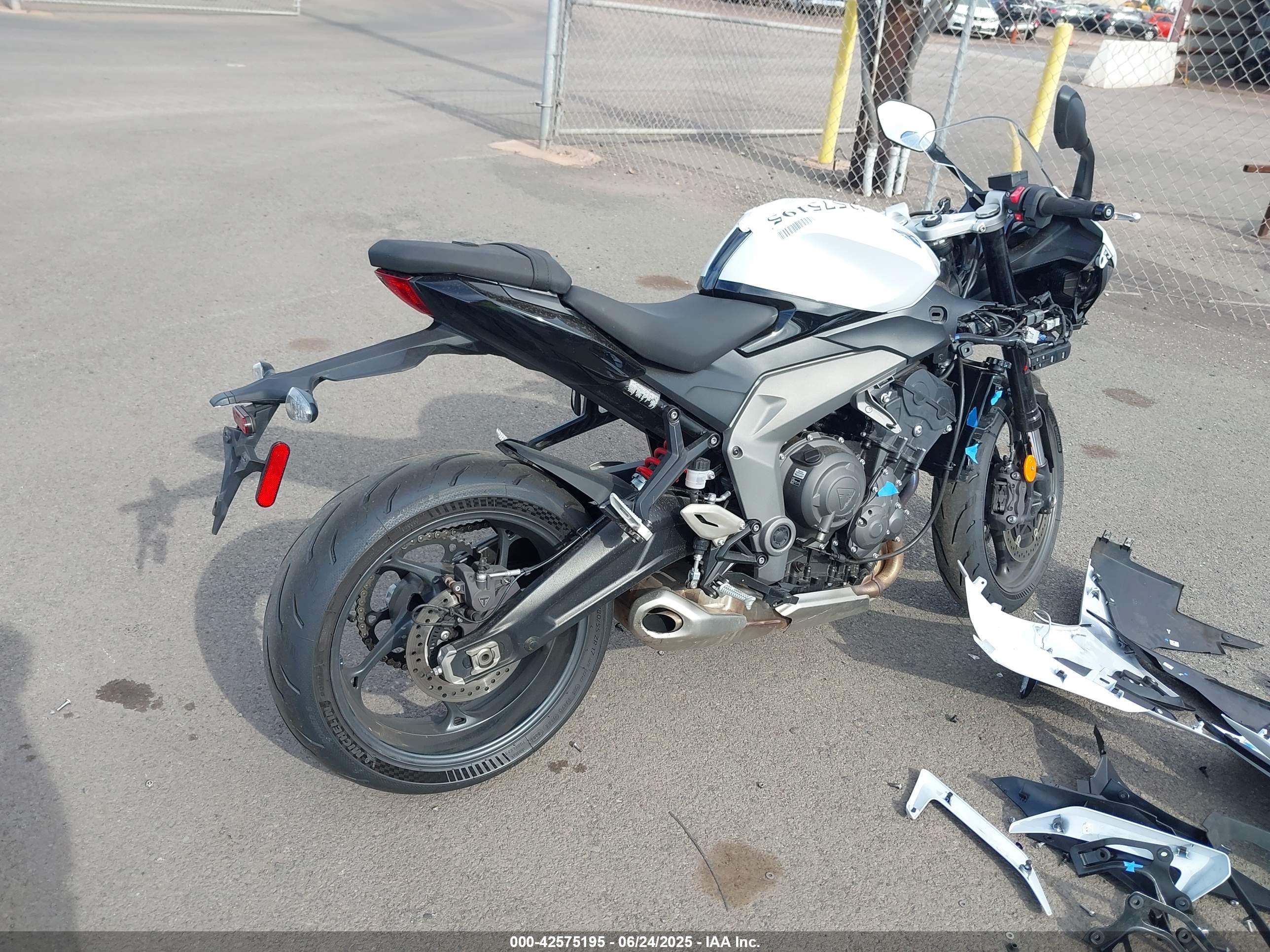 TRIUMPH MOTORCYCLE image 4